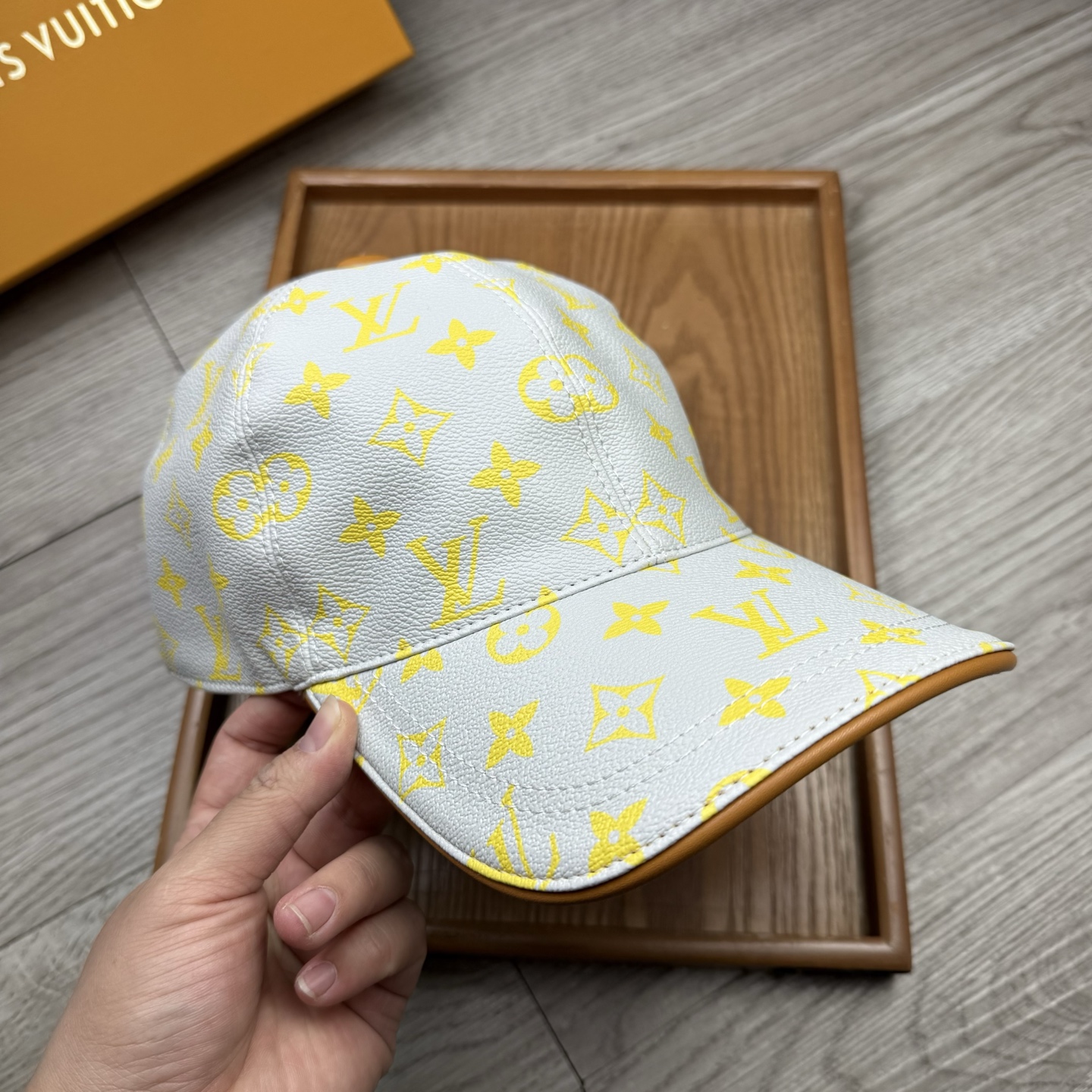 🌹。L家。皮帽印花【超A品质】最新款！时尚潮流，高端做工！每一个帽子都是用心之作！牛津材质！头层牛皮！配