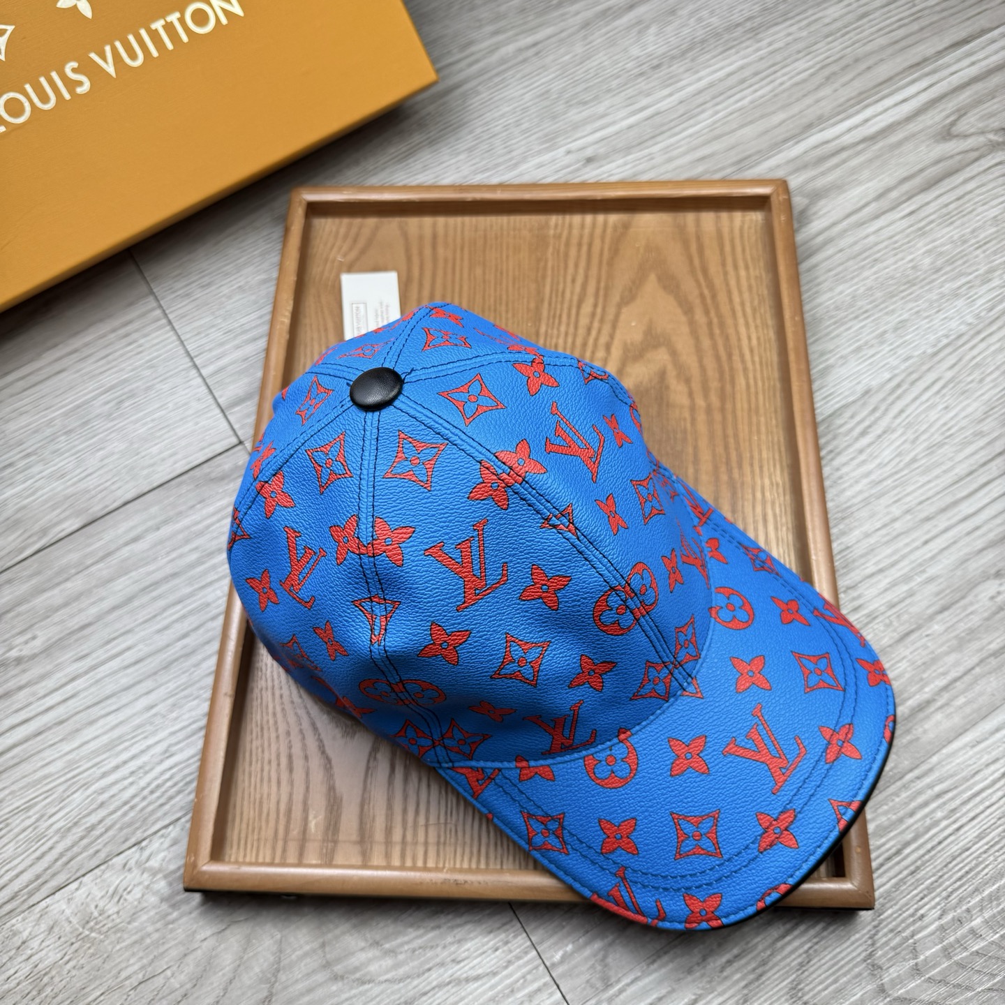 🌹。L家。皮帽印花【超A品质】最新款！时尚潮流，高端做工！每一个帽子都是用心之作！牛津材质！头层牛皮！配