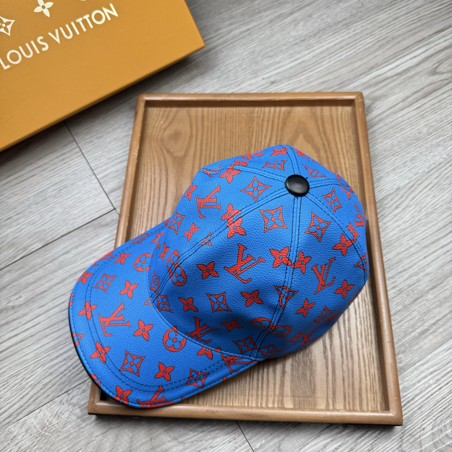 🌹。L家。皮帽印花【超A品质】最新款！时尚潮流，高端做工！每一个帽子都是用心之作！牛津材质！头层牛皮！配