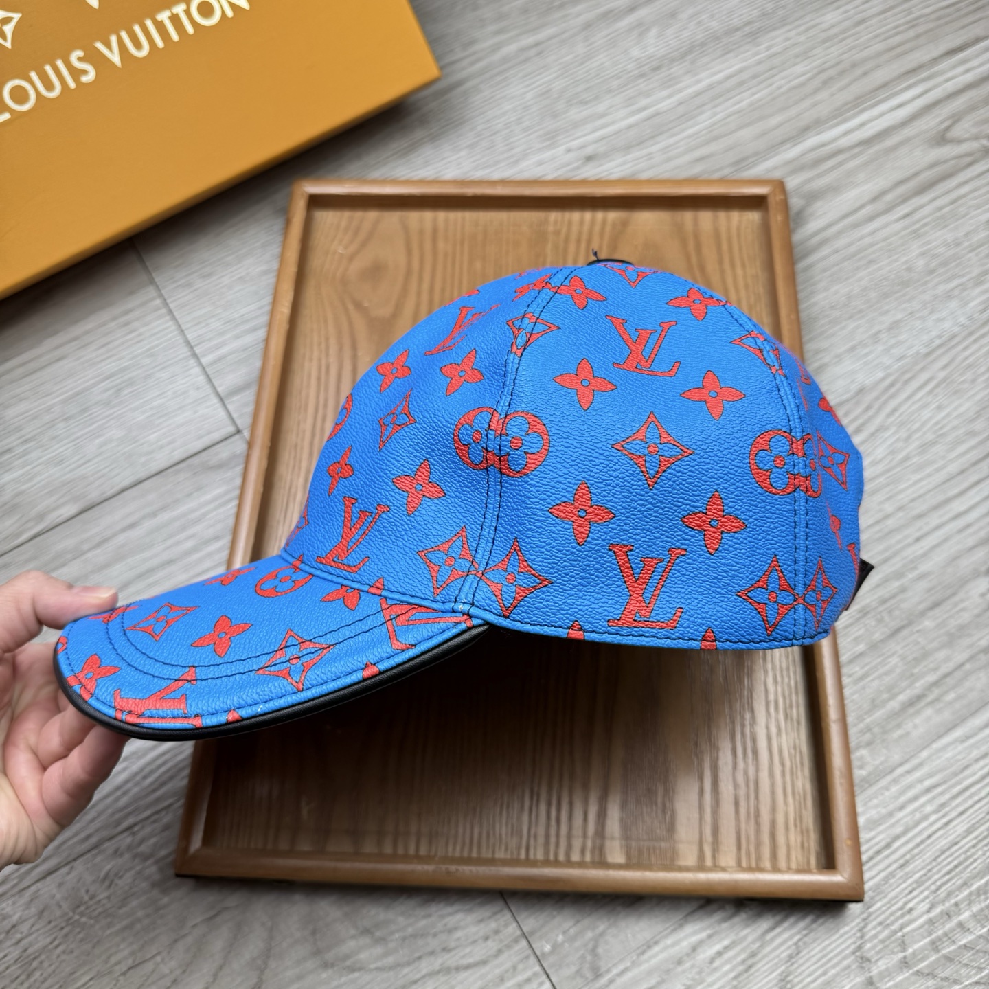 🌹。L家。皮帽印花【超A品质】最新款！时尚潮流，高端做工！每一个帽子都是用心之作！牛津材质！头层牛皮！配