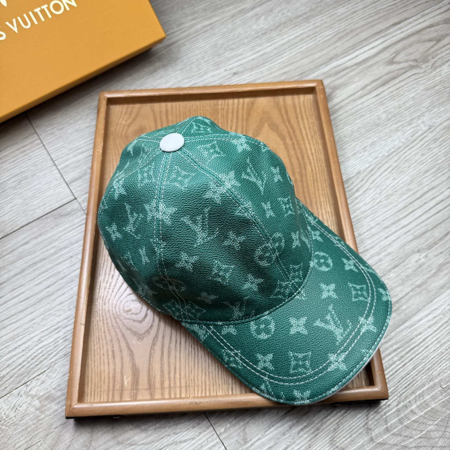 🌹。L家。皮帽印花【超A品质】最新款！时尚潮流，高端做工！每一个帽子都是用心之作！牛津材质！头层牛皮！配