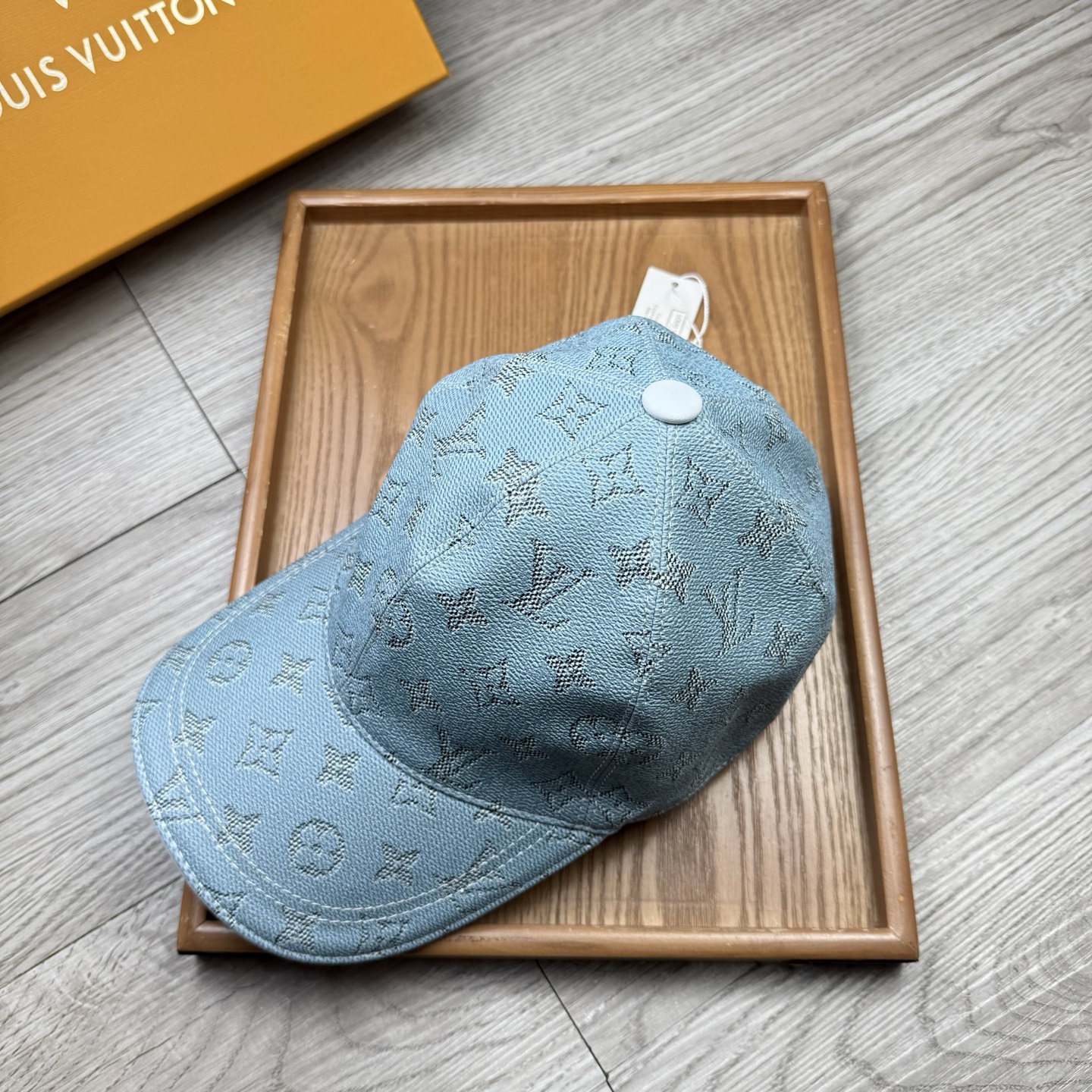 🌹。L家。皮帽印花【超A品质】最新款！时尚潮流，高端做工！每一个帽子都是用心之作！牛津材质！头层牛皮！配