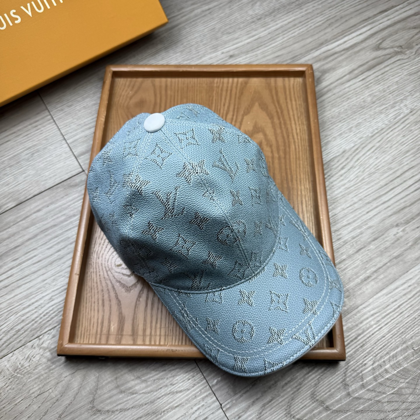 🌹。L家。皮帽印花【超A品质】最新款！时尚潮流，高端做工！每一个帽子都是用心之作！牛津材质！头层牛皮！配