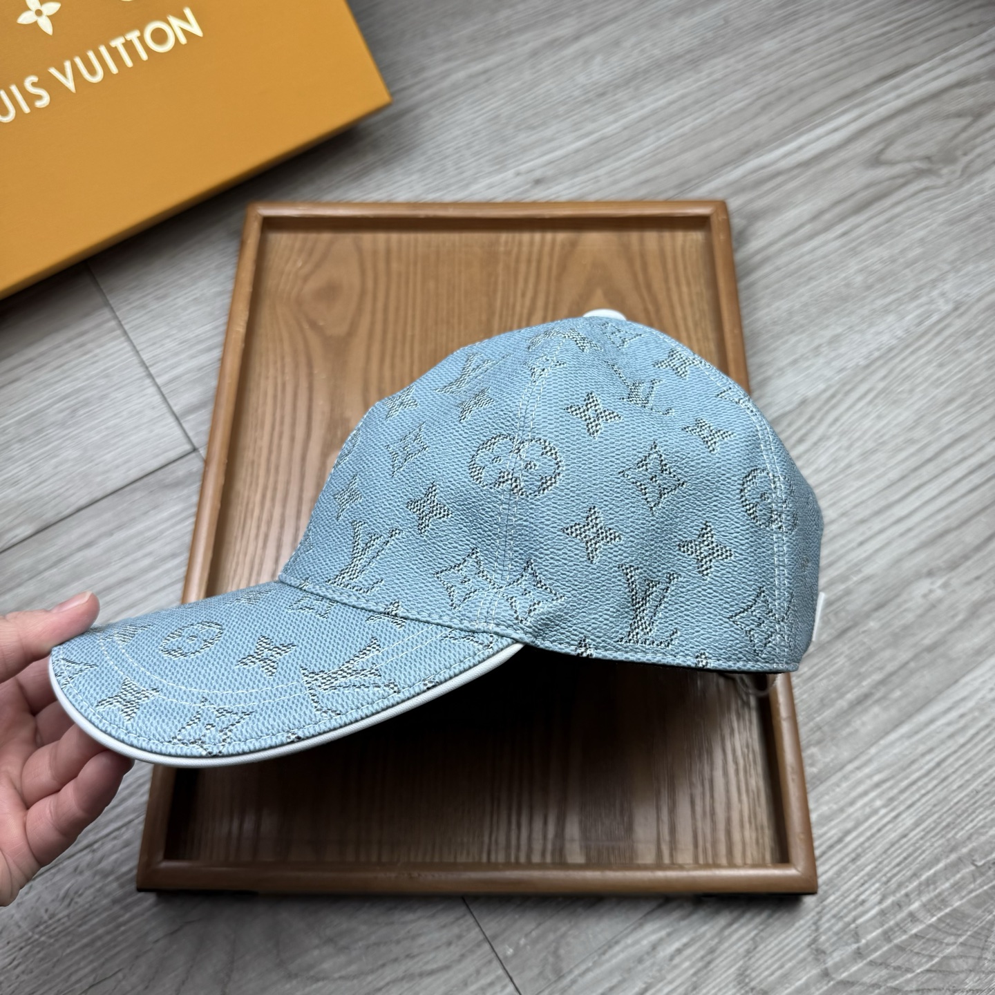 🌹。L家。皮帽印花【超A品质】最新款！时尚潮流，高端做工！每一个帽子都是用心之作！牛津材质！头层牛皮！配