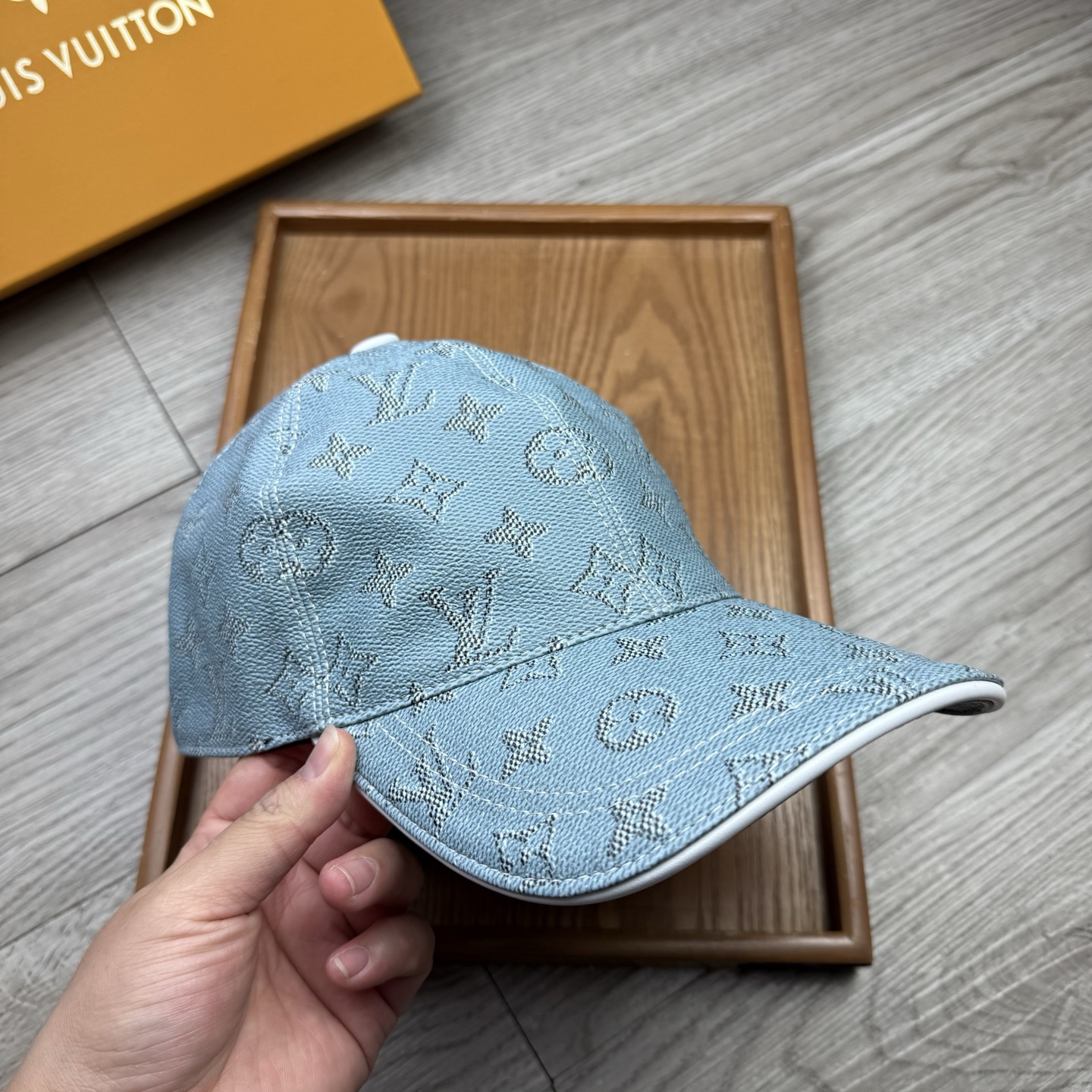 🌹。L家。皮帽印花【超A品质】最新款！时尚潮流，高端做工！每一个帽子都是用心之作！牛津材质！头层牛皮！配