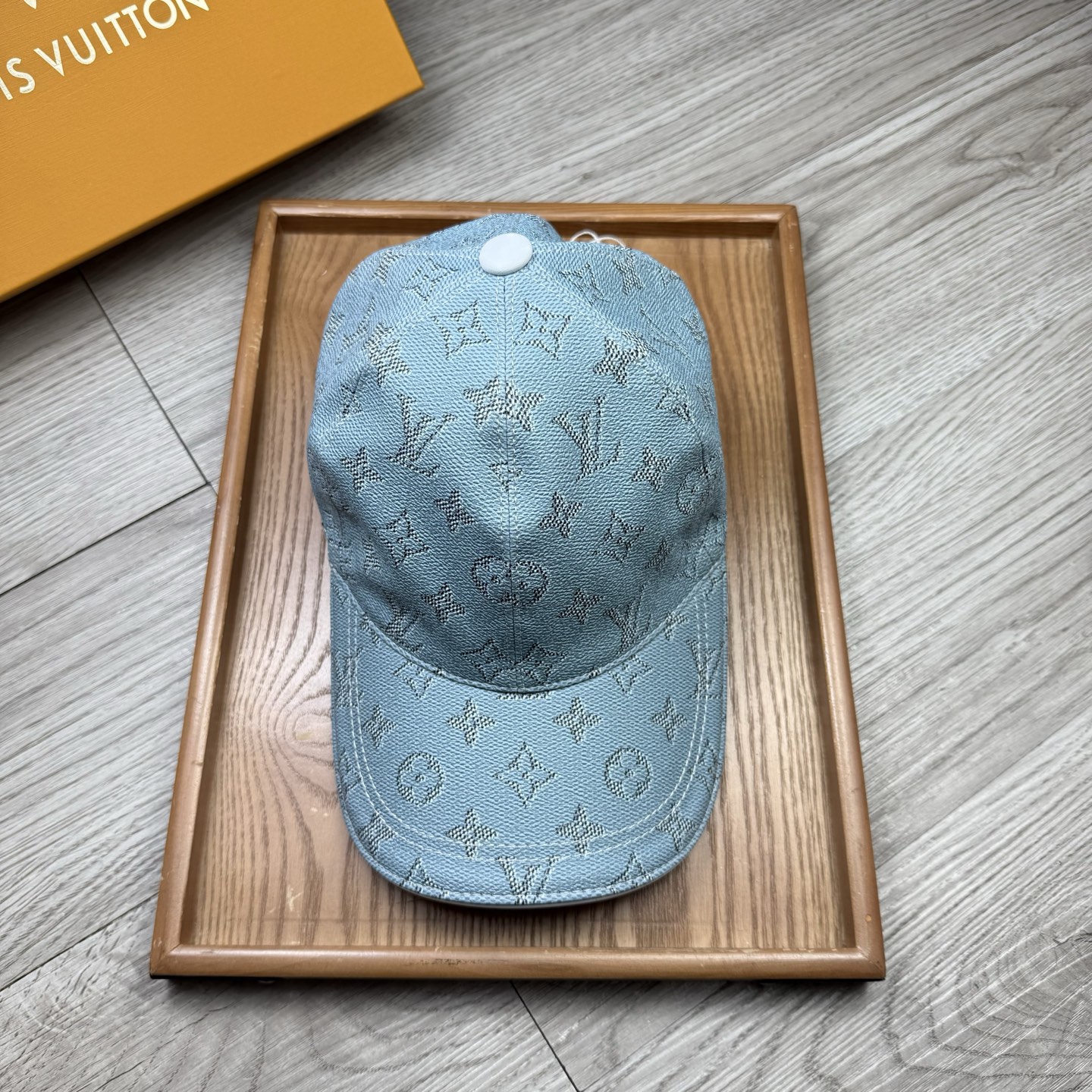 🌹。L家。皮帽印花【超A品质】最新款！时尚潮流，高端做工！每一个帽子都是用心之作！牛津材质！头层牛皮！配