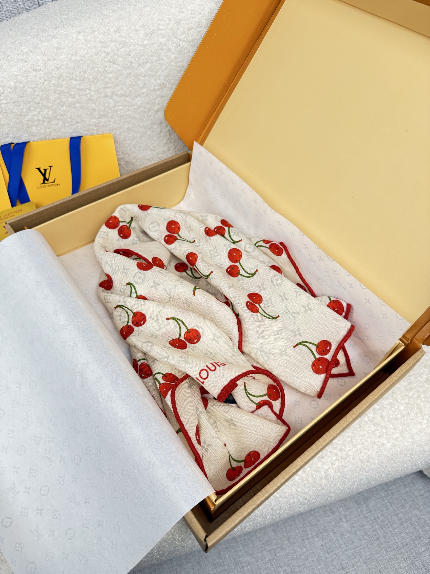 。L家。【lv&村上隆联名】真的敲好看‼️推荐💕顶级工艺超值‼️专柜爆款❗️立体呈现图案纹路实物档次极高