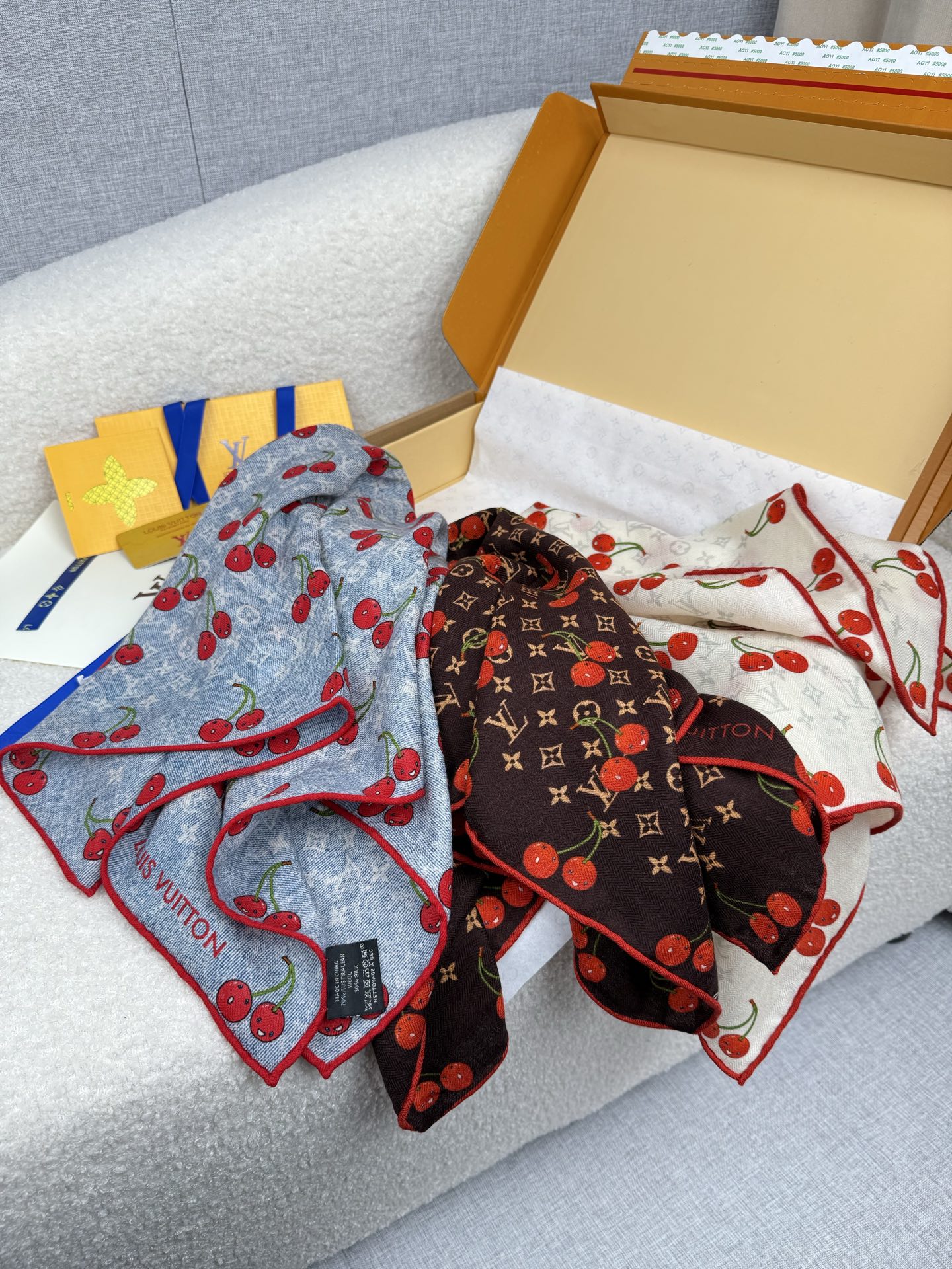 。L家。【lv&村上隆联名】真的敲好看‼️推荐💕顶级工艺超值‼️专柜爆款❗️立体呈现图案纹路实物档次极高