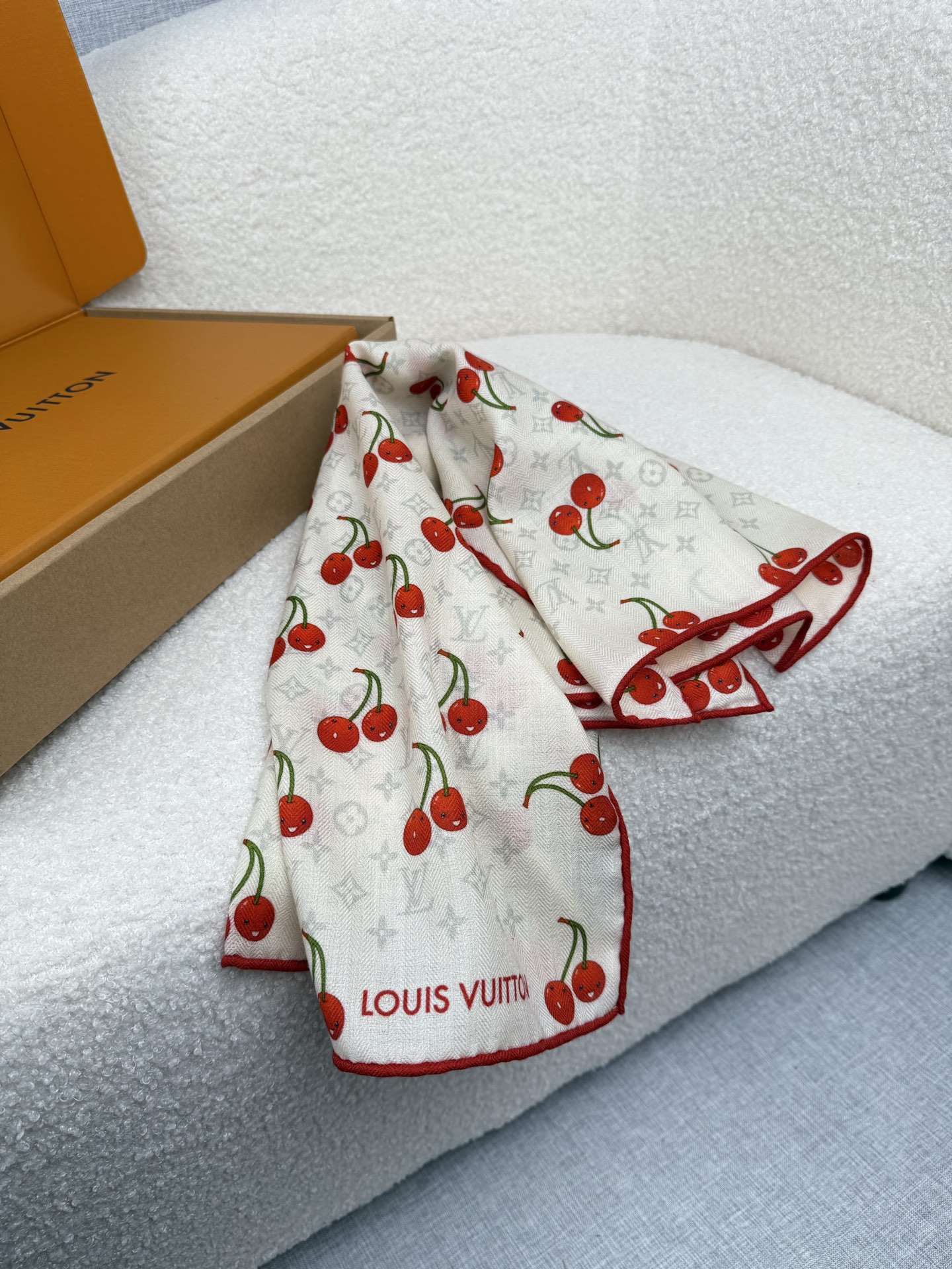 。L家。【lv&村上隆联名】真的敲好看‼️推荐💕顶级工艺超值‼️专柜爆款❗️立体呈现图案纹路实物档次极高