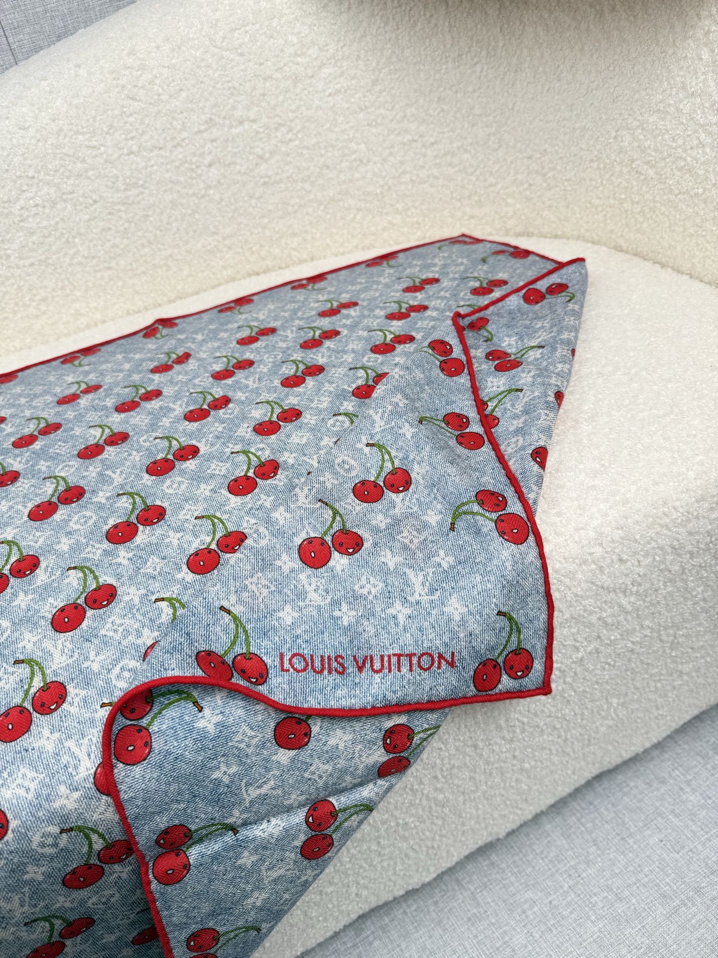 。L家。【lv&村上隆联名】真的敲好看‼️推荐💕顶级工艺超值‼️专柜爆款❗️立体呈现图案纹路实物档次极高