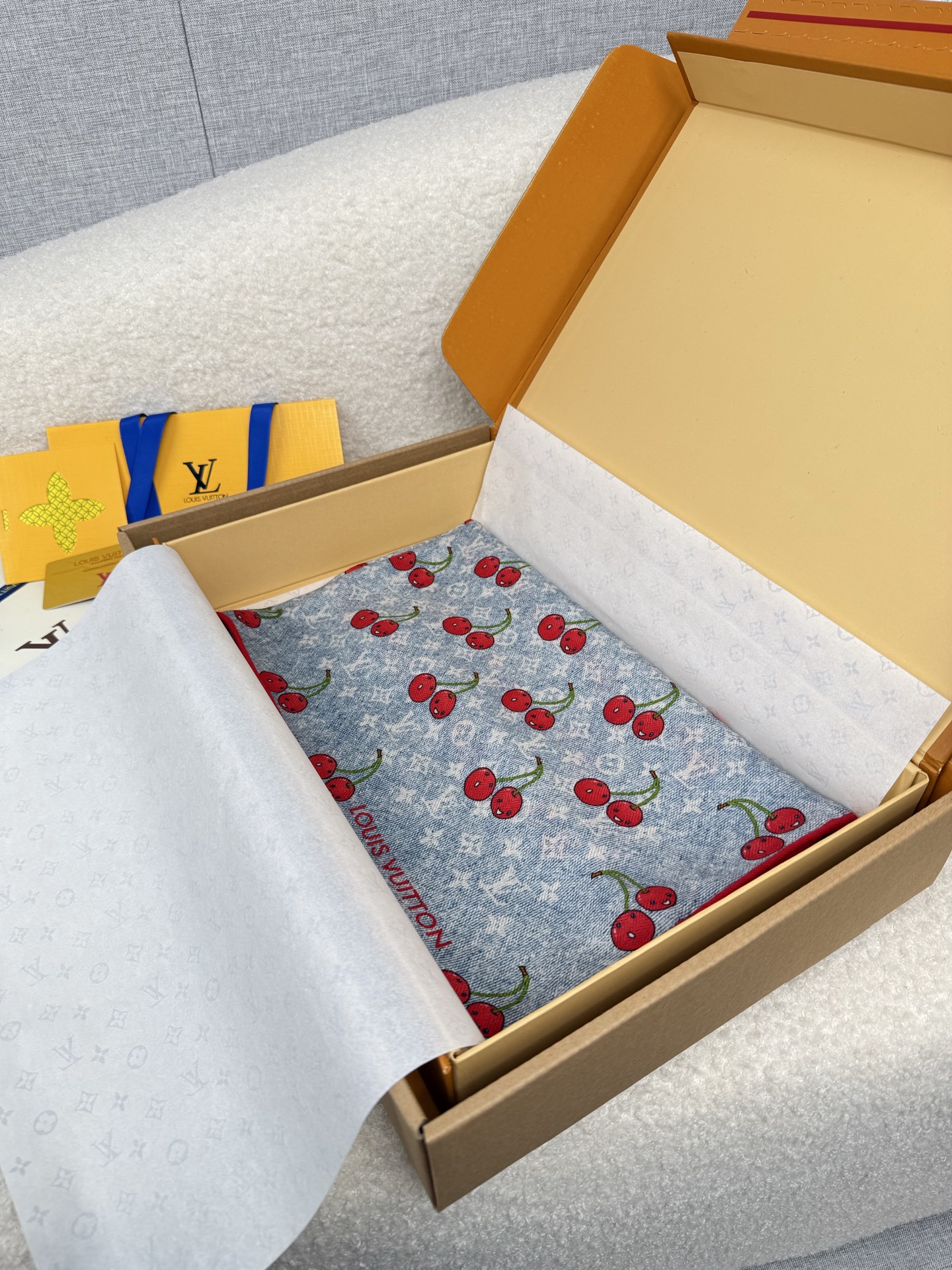 。L家。【lv&村上隆联名】真的敲好看‼️推荐💕顶级工艺超值‼️专柜爆款❗️立体呈现图案纹路实物档次极高