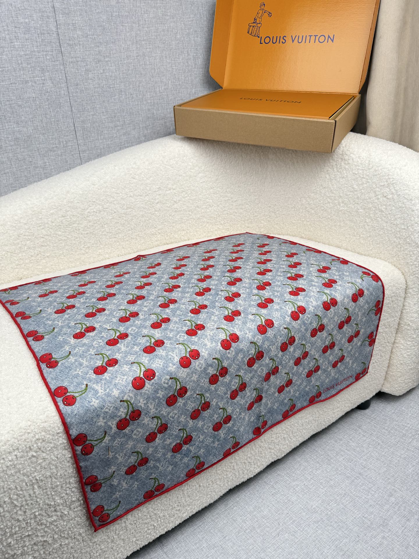 。L家。【lv&村上隆联名】真的敲好看‼️推荐💕顶级工艺超值‼️专柜爆款❗️立体呈现图案纹路实物档次极高