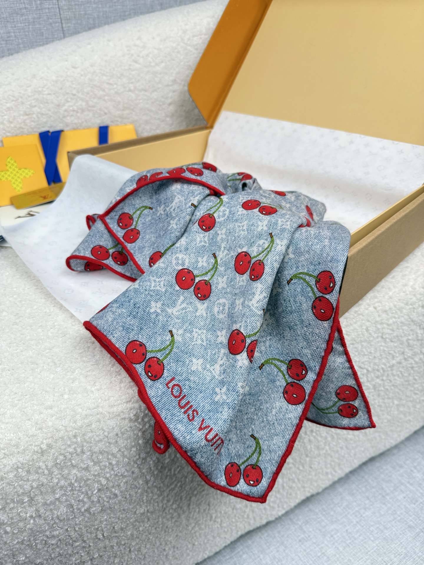 。L家。【lv&村上隆联名】真的敲好看‼️推荐💕顶级工艺超值‼️专柜爆款❗️立体呈现图案纹路实物档次极高