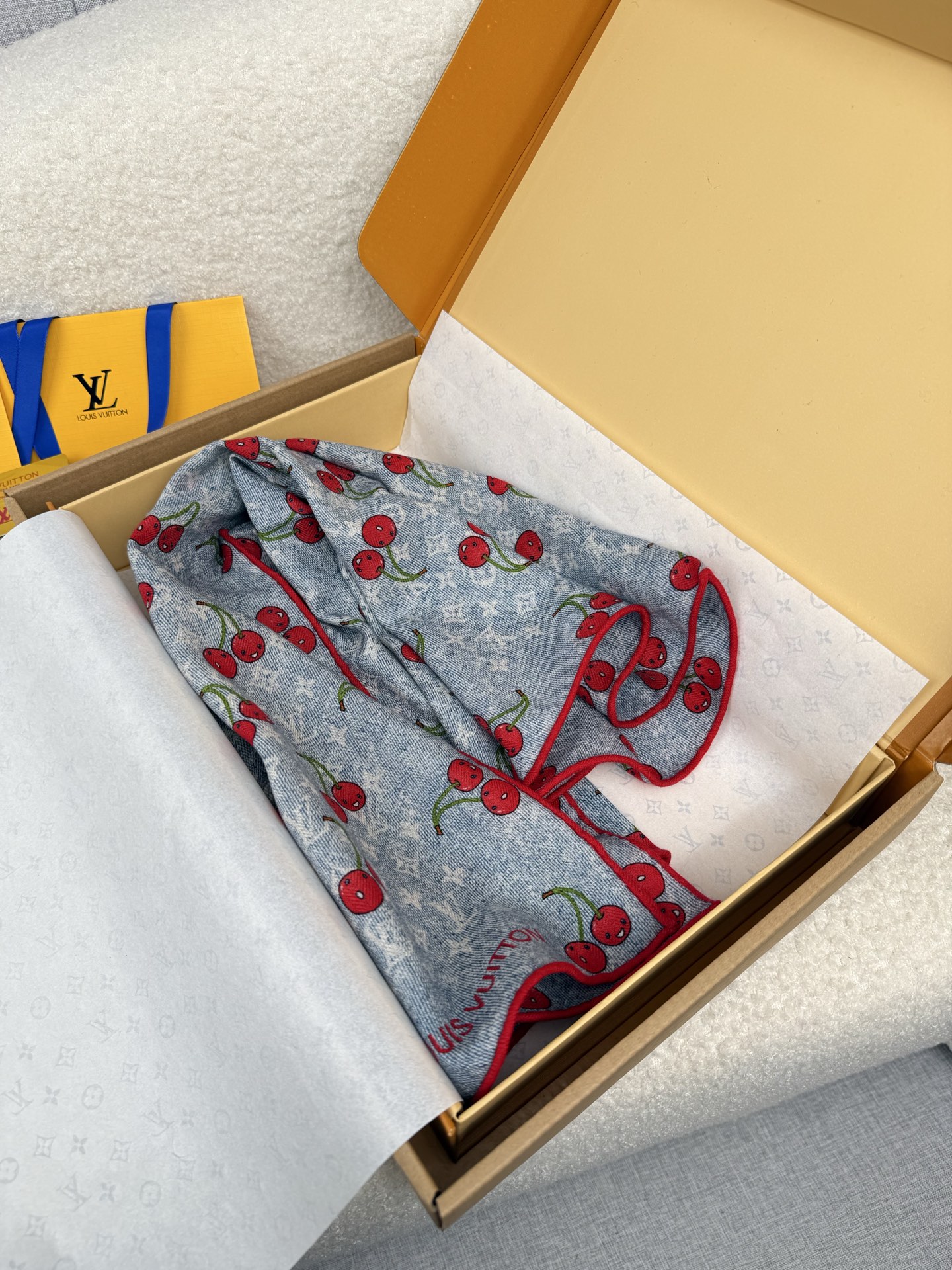 。L家。【lv&村上隆联名】真的敲好看‼️推荐💕顶级工艺超值‼️专柜爆款❗️立体呈现图案纹路实物档次极高