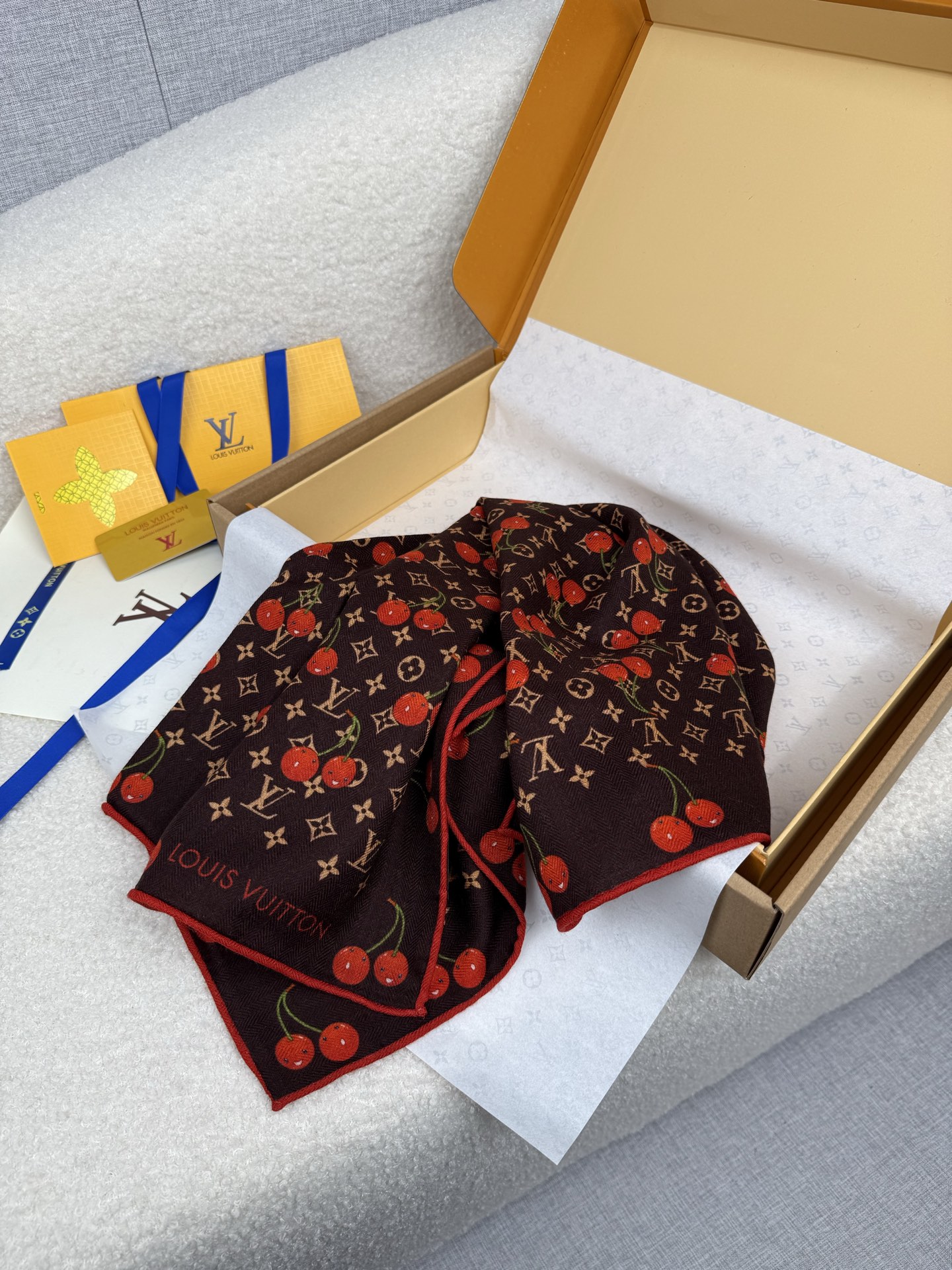 。L家。【lv&村上隆联名】真的敲好看‼️推荐💕顶级工艺超值‼️专柜爆款❗️立体呈现图案纹路实物档次极高