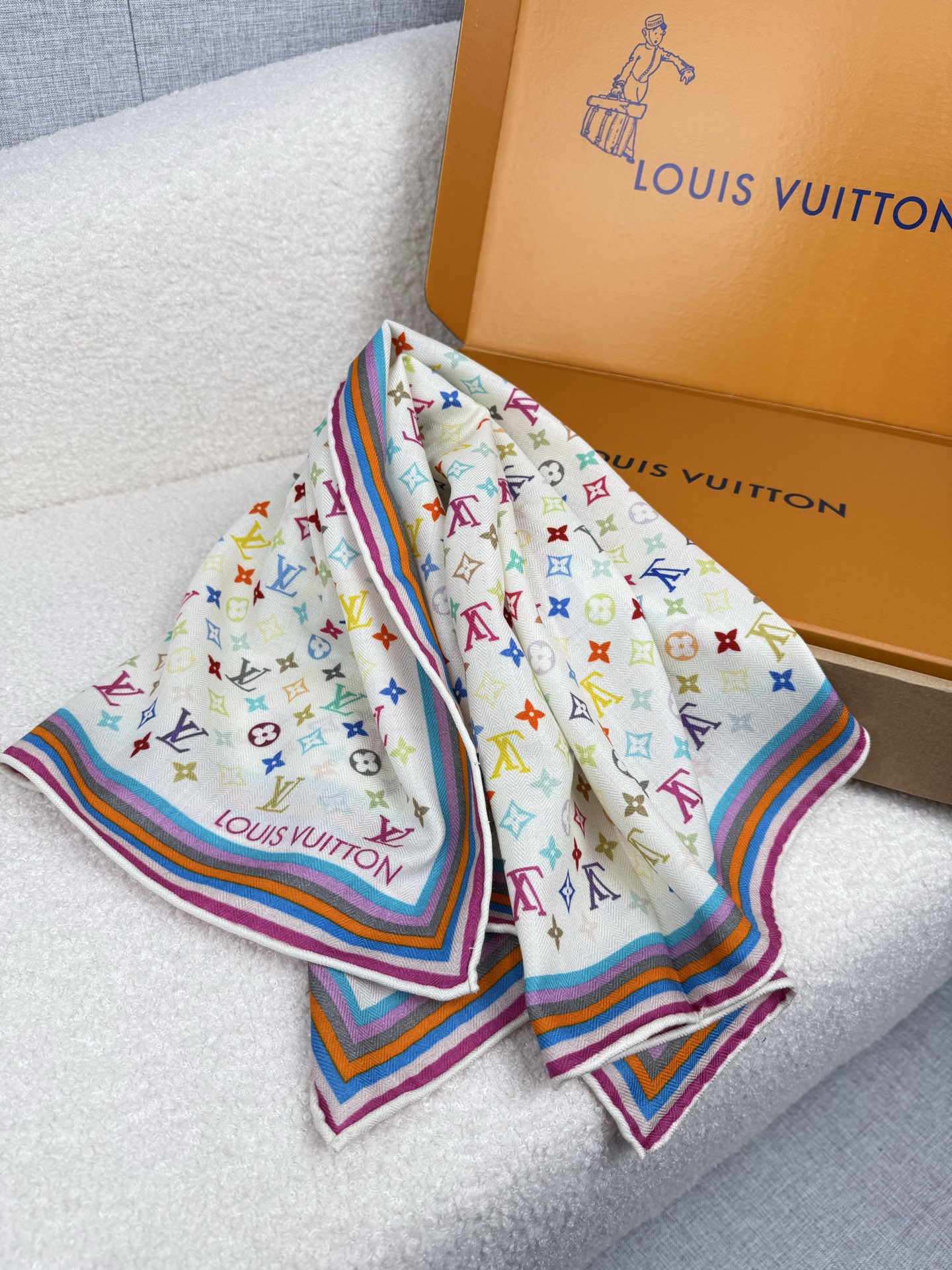 。L家。【lv&村上隆联名】真的敲好看‼️推荐💕顶级工艺超值‼️专柜爆款❗️立体呈现图案纹路实物档次极高