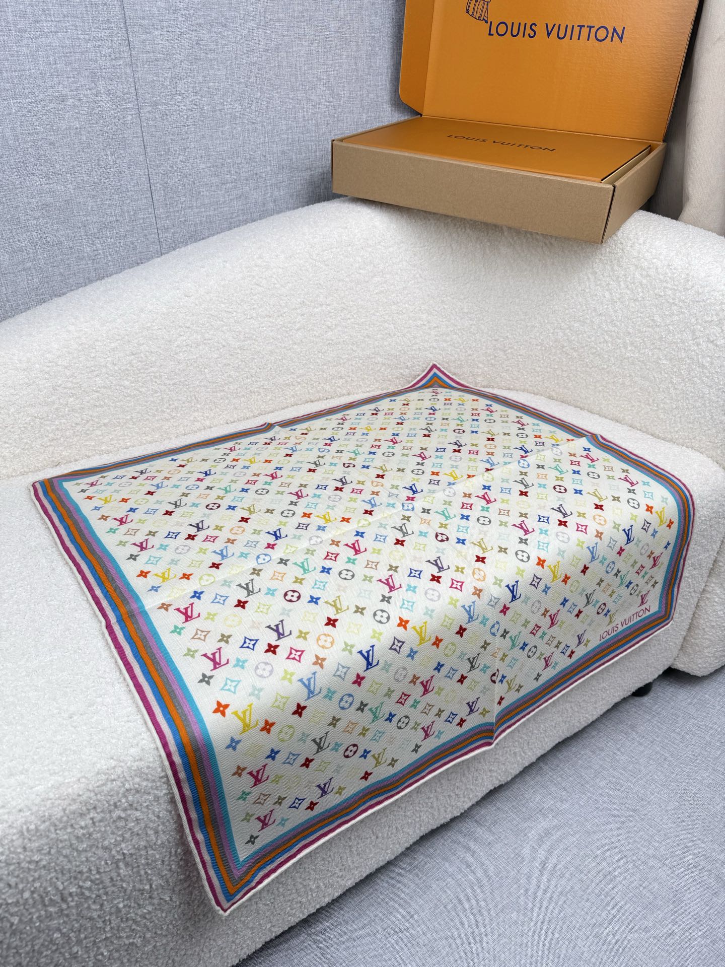 。L家。【lv&村上隆联名】真的敲好看‼️推荐💕顶级工艺超值‼️专柜爆款❗️立体呈现图案纹路实物档次极高