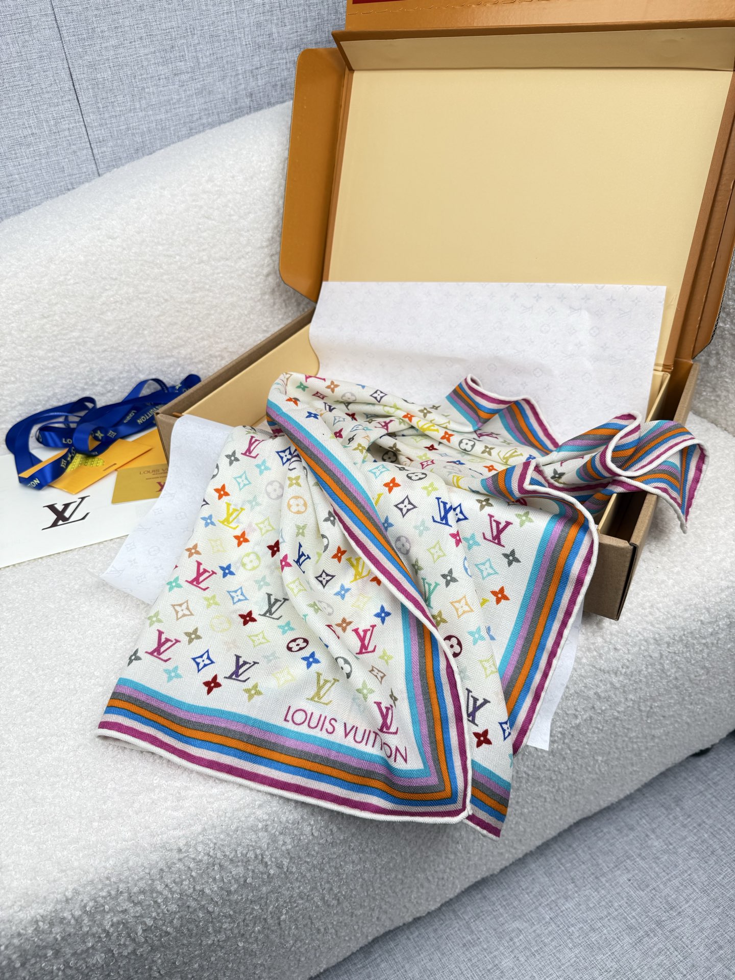 。L家。【lv&村上隆联名】真的敲好看‼️推荐💕顶级工艺超值‼️专柜爆款❗️立体呈现图案纹路实物档次极高