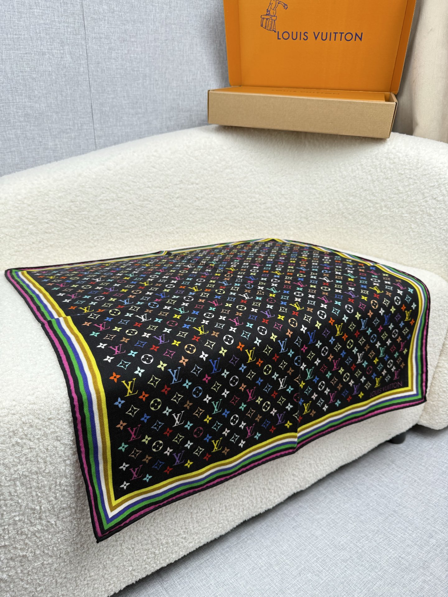 。L家。【lv&村上隆联名】真的敲好看‼️推荐💕顶级工艺超值‼️专柜爆款❗️立体呈现图案纹路实物档次极高