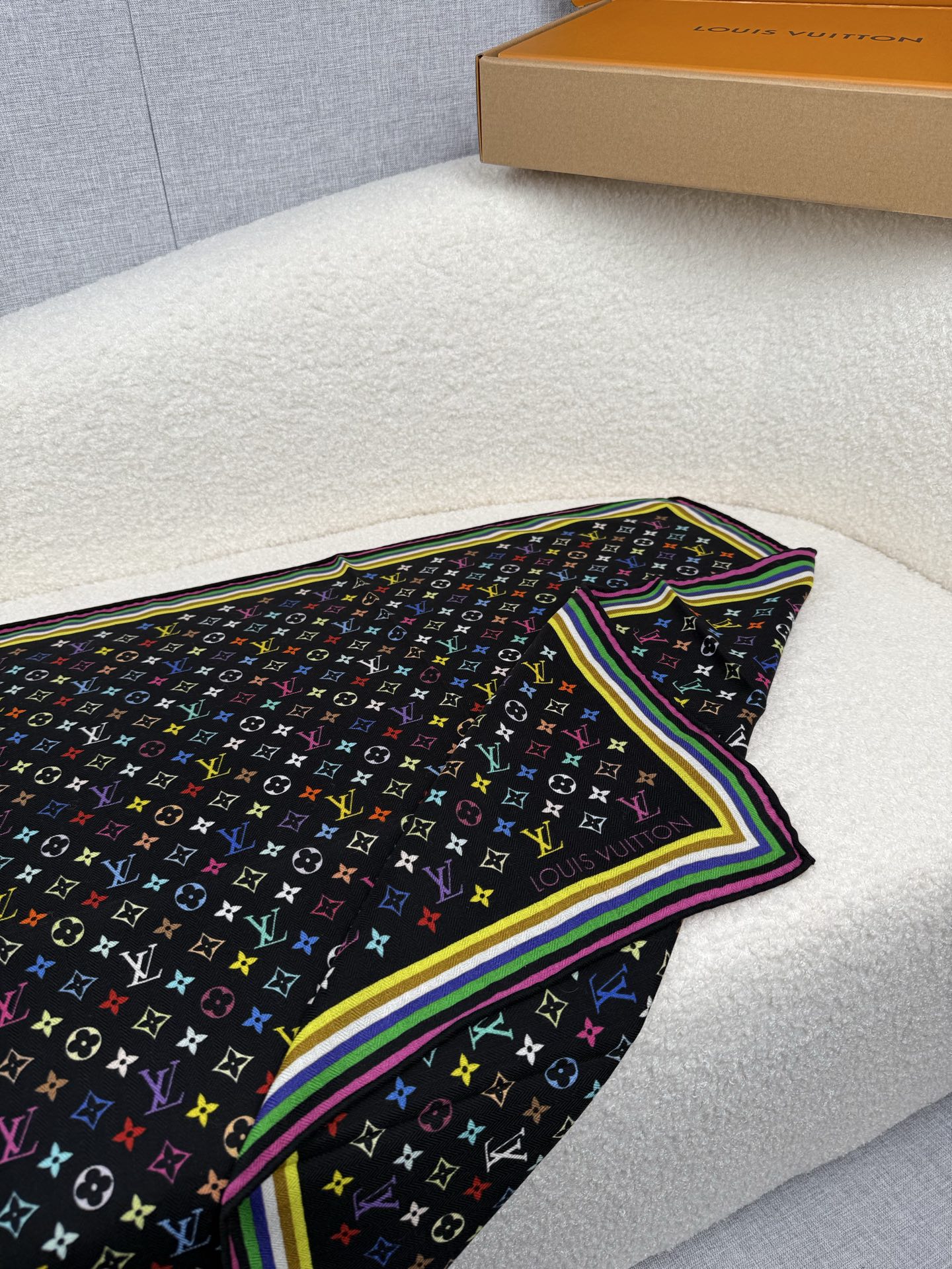 。L家。【lv&村上隆联名】真的敲好看‼️推荐💕顶级工艺超值‼️专柜爆款❗️立体呈现图案纹路实物档次极高