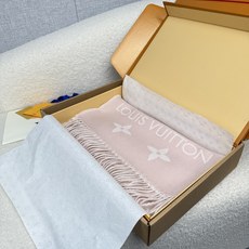 P。L家。专柜新色❗️有 Louis Vuitton字样新品!【驴家新款专柜-双面羊毛围巾】180*30cm,100%羊 P。L家。专柜新色❗️有 Louis Vuitton字样新品!【驴家新款专柜-双面羊毛围巾】180*30cm,100%羊