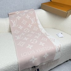 P。L家。专柜新色❗️有 Louis Vuitton字样新品!【驴家新款专柜-双面羊毛围巾】180*30cm,100%羊 P。L家。专柜新色❗️有 Louis Vuitton字样新品!【驴家新款专柜-双面羊毛围巾】180*30cm,100%羊