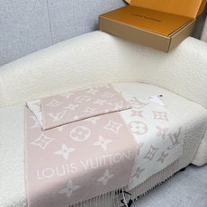 P。L家。专柜新色❗️有 Louis Vuitton字样新品!【驴家新款专柜-双面羊毛围巾】180*30cm,100%羊 P。L家。专柜新色❗️有 Louis Vuitton字样新品!【驴家新款专柜-双面羊毛围巾】180*30cm,100%羊