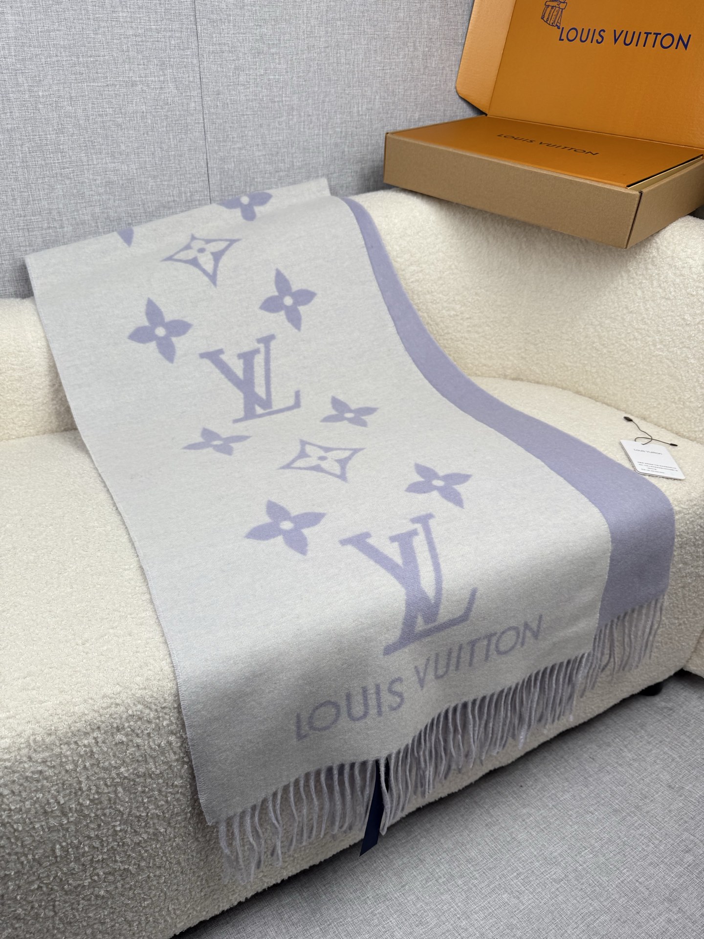 P。Louis Vuitton。【高版-紫罗兰色】霍思燕同款披肩围巾两用！！驴家经典之作！欧美中东国际各