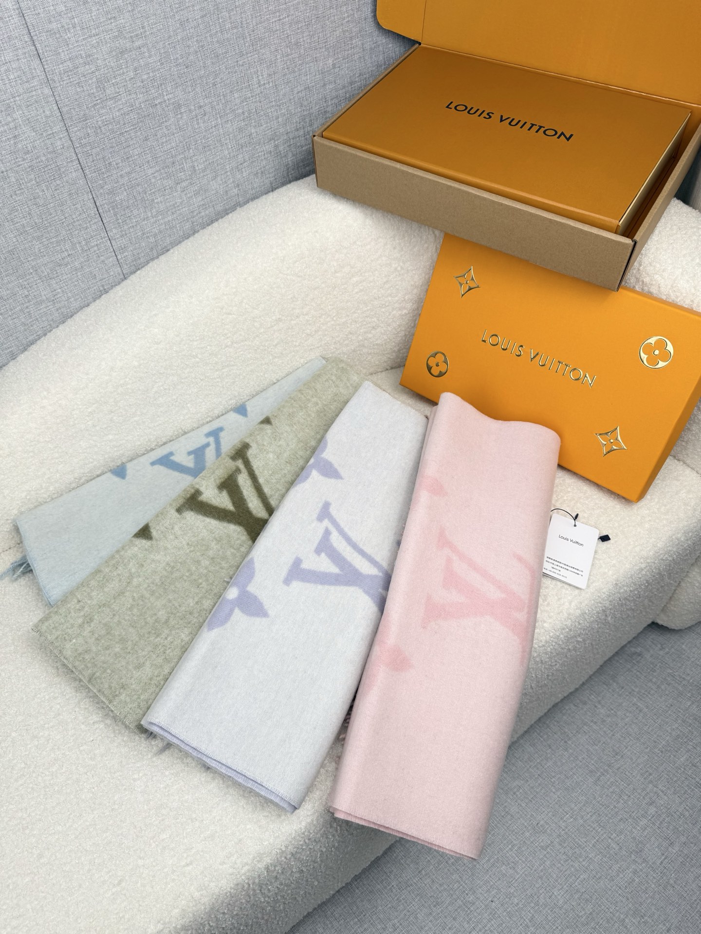 P。Louis Vuitton。【高版-少女粉色】霍思燕同款披肩围巾两用！！驴家经典之作！欧美中东国际各