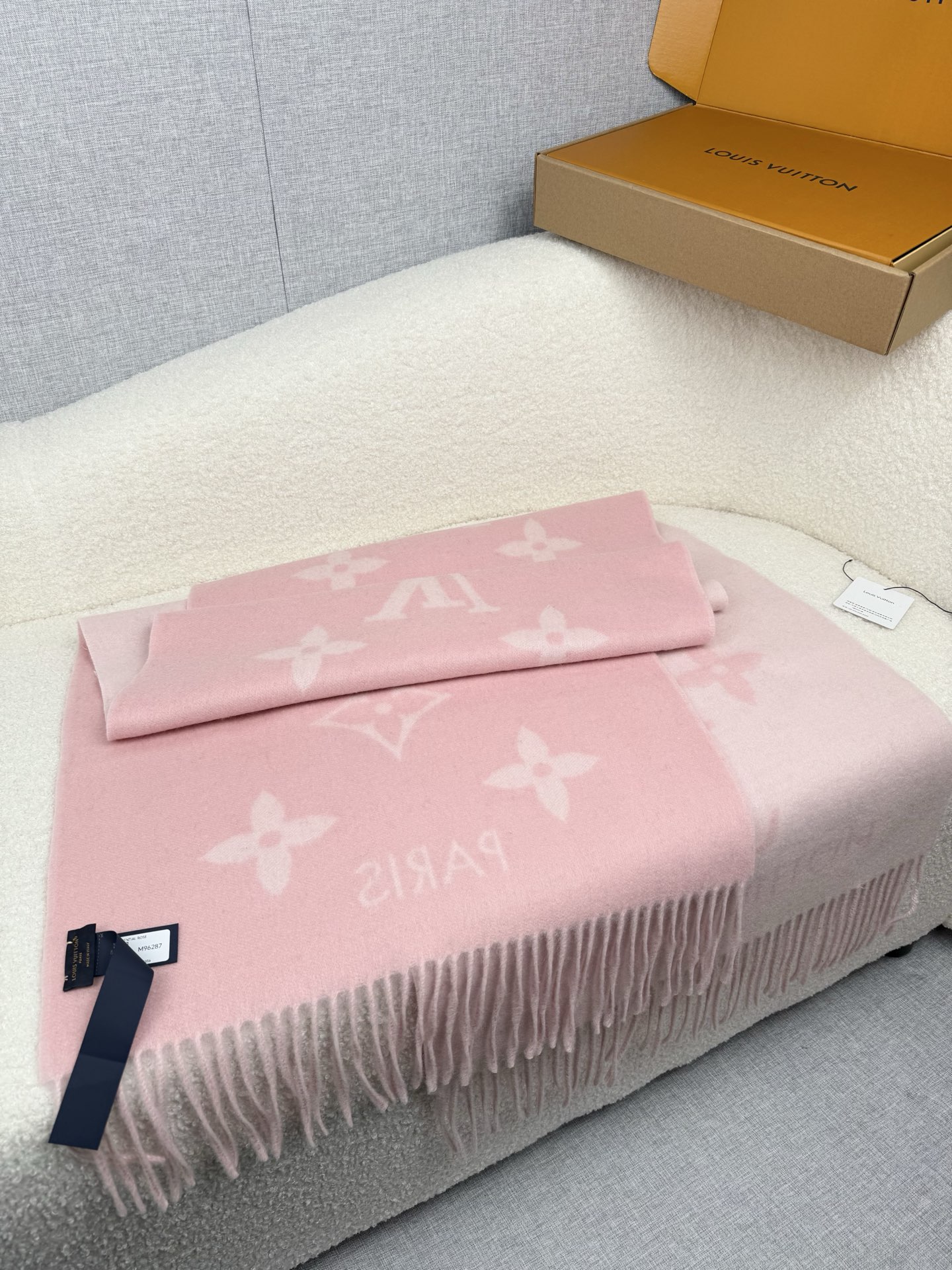 P。Louis Vuitton。【高版-少女粉色】霍思燕同款披肩围巾两用！！驴家经典之作！欧美中东国际各