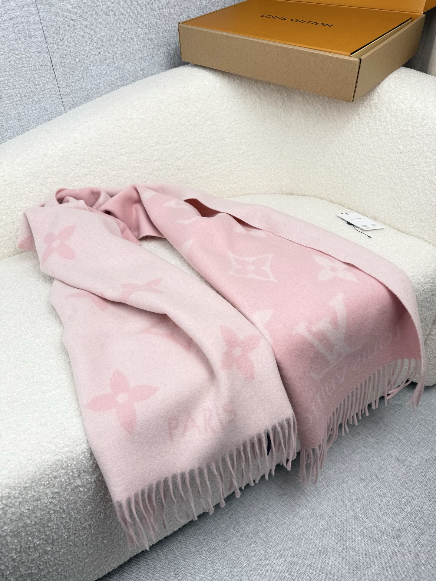P。Louis Vuitton。【高版-少女粉色】霍思燕同款披肩围巾两用！！驴家经典之作！欧美中东国际各