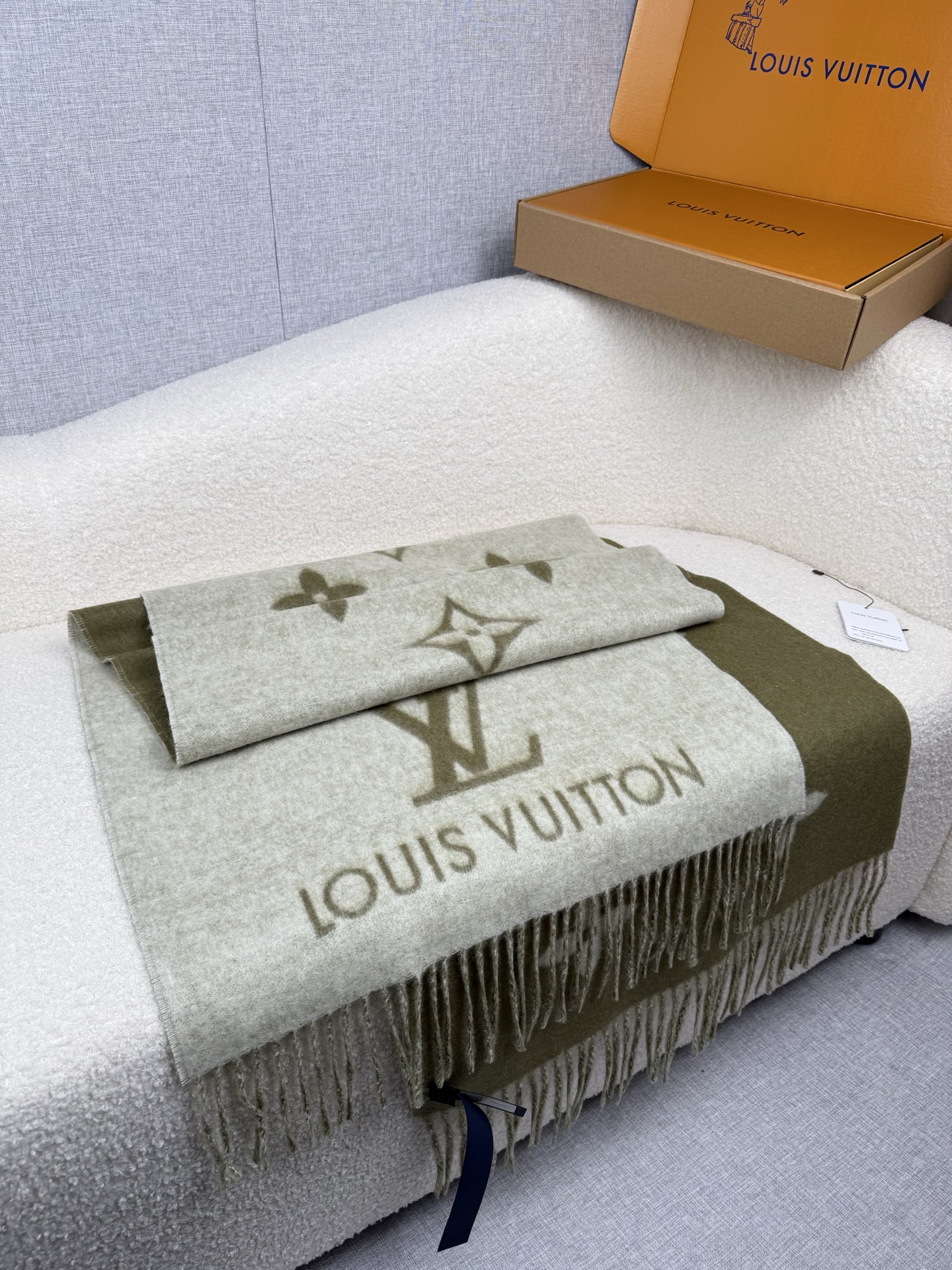 P。Louis Vuitton。【高版-抹茶绿】霍思燕同款披肩围巾两用！！驴家经典之作！欧美中东国际各大