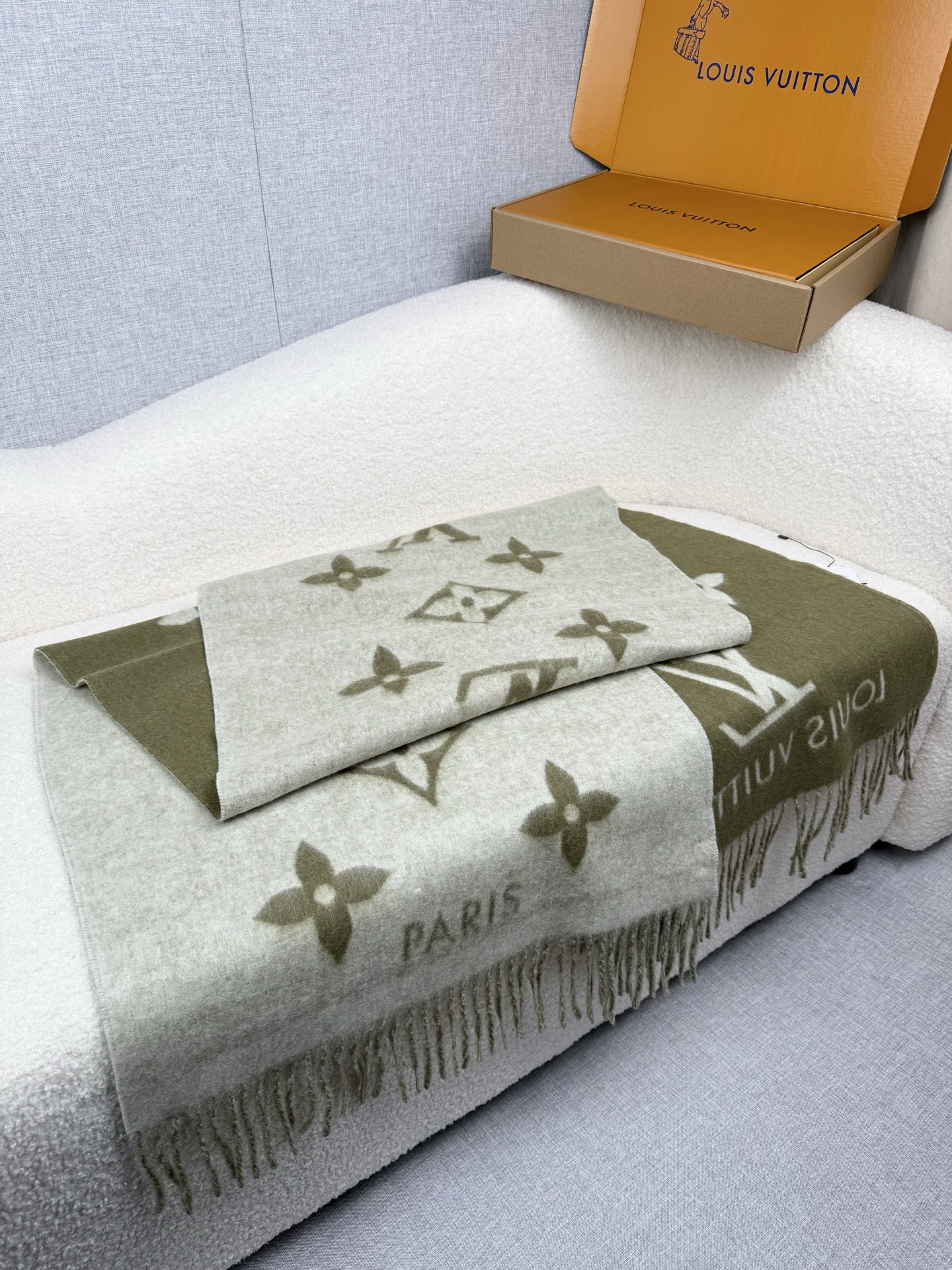 P。Louis Vuitton。【高版-抹茶绿】霍思燕同款披肩围巾两用！！驴家经典之作！欧美中东国际各大