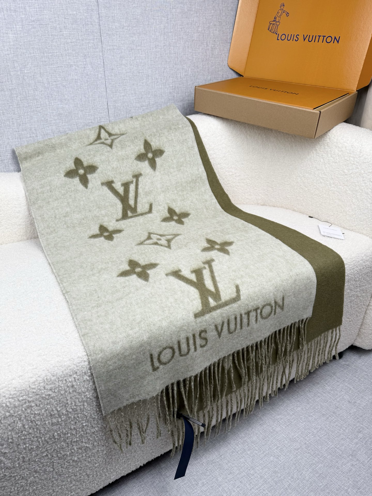 P。Louis Vuitton。【高版-抹茶绿】霍思燕同款披肩围巾两用！！驴家经典之作！欧美中东国际各大