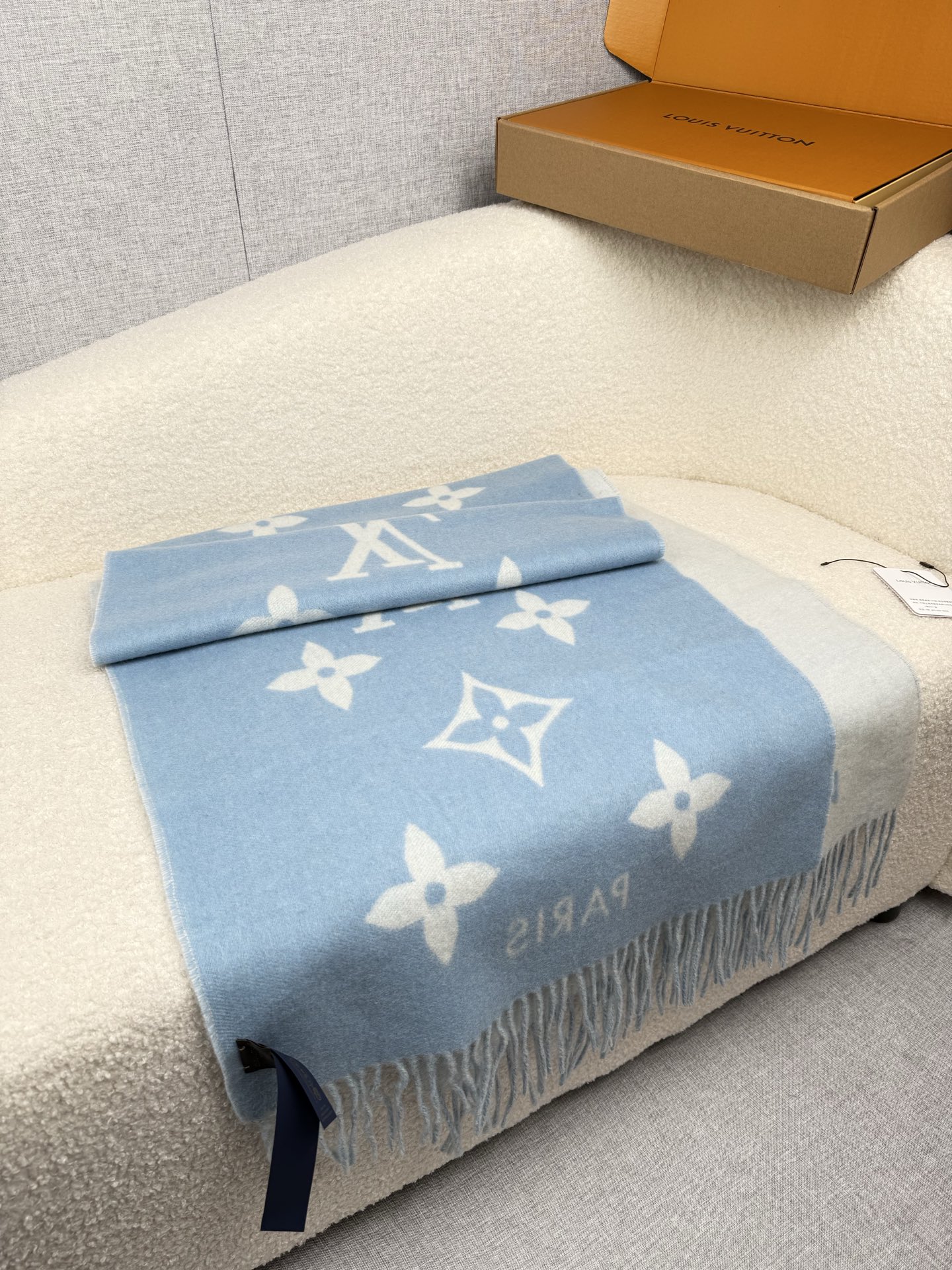 P。Louis Vuitton。【高版-湖水蓝】霍思燕同款披肩围巾两用！！驴家经典之作！欧美中东国际各大