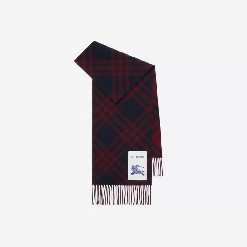 Burberry 柔美精英高手级别的 感围巾 这款Burberry羊绒羊毛混纺围巾 越看越爱 越看越