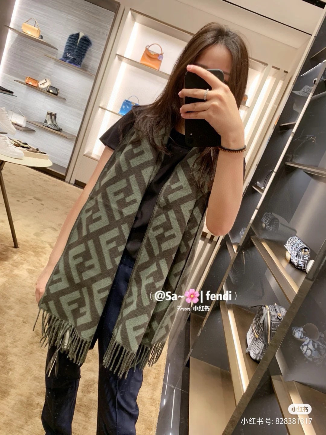 P。F家。【FF老花羊绒披肩长巾】时髦好看得要命！！这种Fei一定要见好就收！吐老血推荐！！品质无敌非常