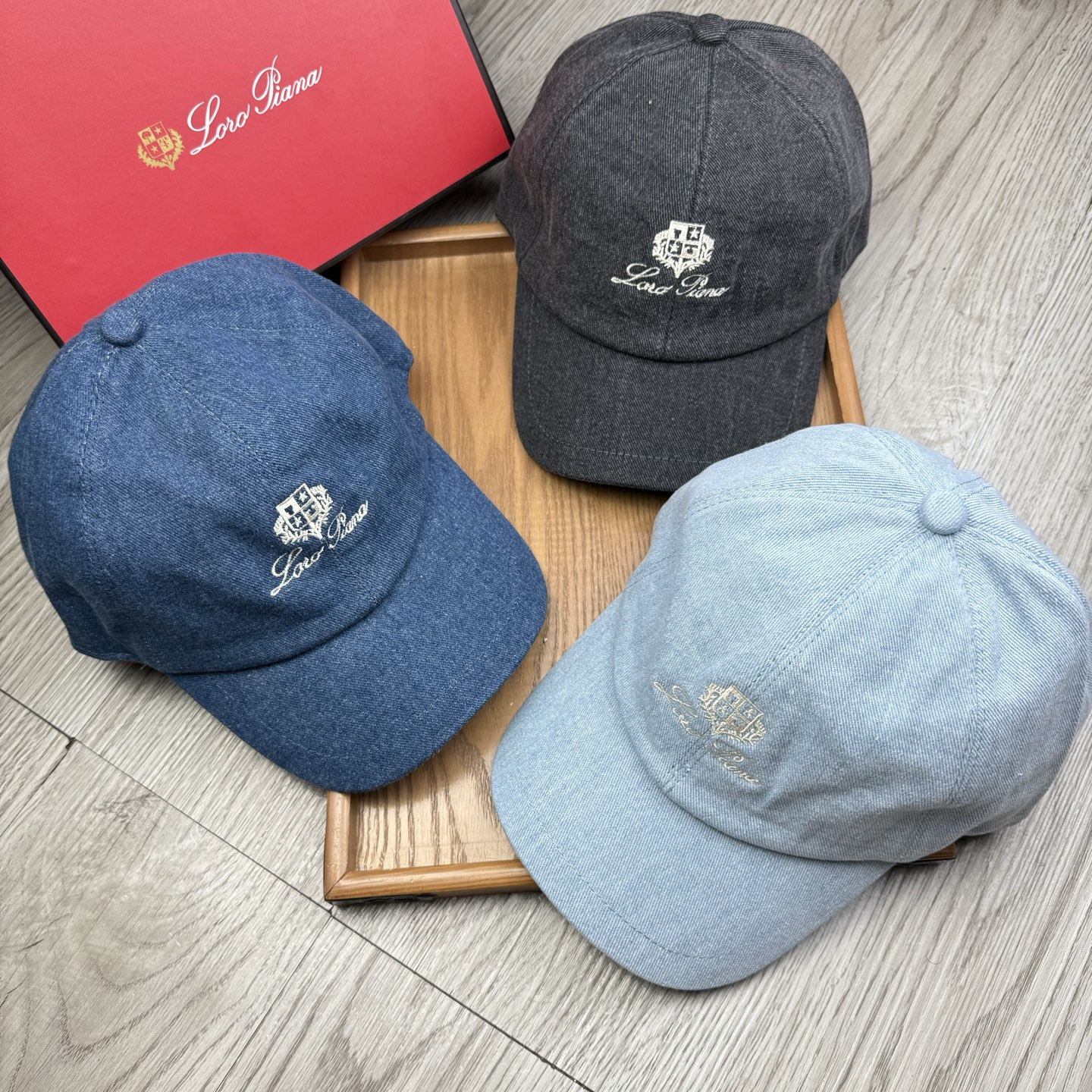 NO:532601,Special offer.Lp.【with dust bag】New baseball cap!  Pure cotton material!  Good breathability!  A must-have item for sun protection in spring!  Atmospheric color!  The style is novel and unique and easy to match with clothes!  Strong practicality and high-end quality!  It’s a good match~ It’s really good to watch!  !  Hat fisherman hat baseball hat knit hat, hat, loro piana, espadrilles, hats19860909特价.Lp.【配防尘袋】新品棒球帽！材质纯棉！透气性好！春天挡风,夏天防晒必备单品！颜色大气！款式新颖别致好搭配衣服！实用性强,高端品质！随心搭配～真的敲好看！！帽子渔夫帽棒球帽针织帽,帽子,loro piana,espadrilles,hats,hat