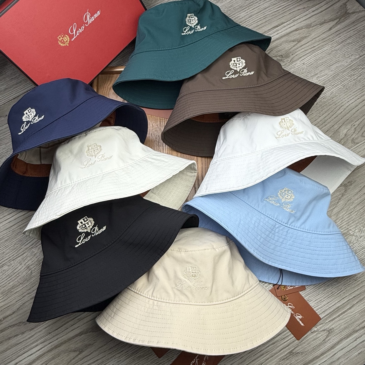 NO:365915,Special offer.LP. Fisherman's hat!  It is really NO.1 in the classic. The beautiful colors are very easy to match. Whether it is the cool style or the gentle long skirt, it is very suitable!  The number one trend of hats this year is definitely the fisherman’s hat!  This year's fisherman's hats are full of charm!  Authentic mold opening, very versatile, universal for both men and women!  Dear ones, please see the details!  The car line is neat!  High temperature printing!  Breathable and comfortable inner!  The color matching is simple and elegant!  !  Hat fisherman hat baseball hat knit hat, hat, loro piana, espadrilles, skirts, hats特价.LP.渔夫帽！真的是经典中的NO.1,绝美的颜色非常好搭配,不管是酷飒的风格还是温婉的长裙都非常合适！今年帽子第一流行趋势绝对是渔夫帽！今年的渔夫帽满目玲琅！正品开模、非常百搭、男女通用！亲们可以看细节！车线整齐！高温印花！透气舒适内里！颜色搭配简约大方！！帽子渔夫帽棒球帽针织帽,帽子,loro piana,espadrilles,skirts,hats,hat