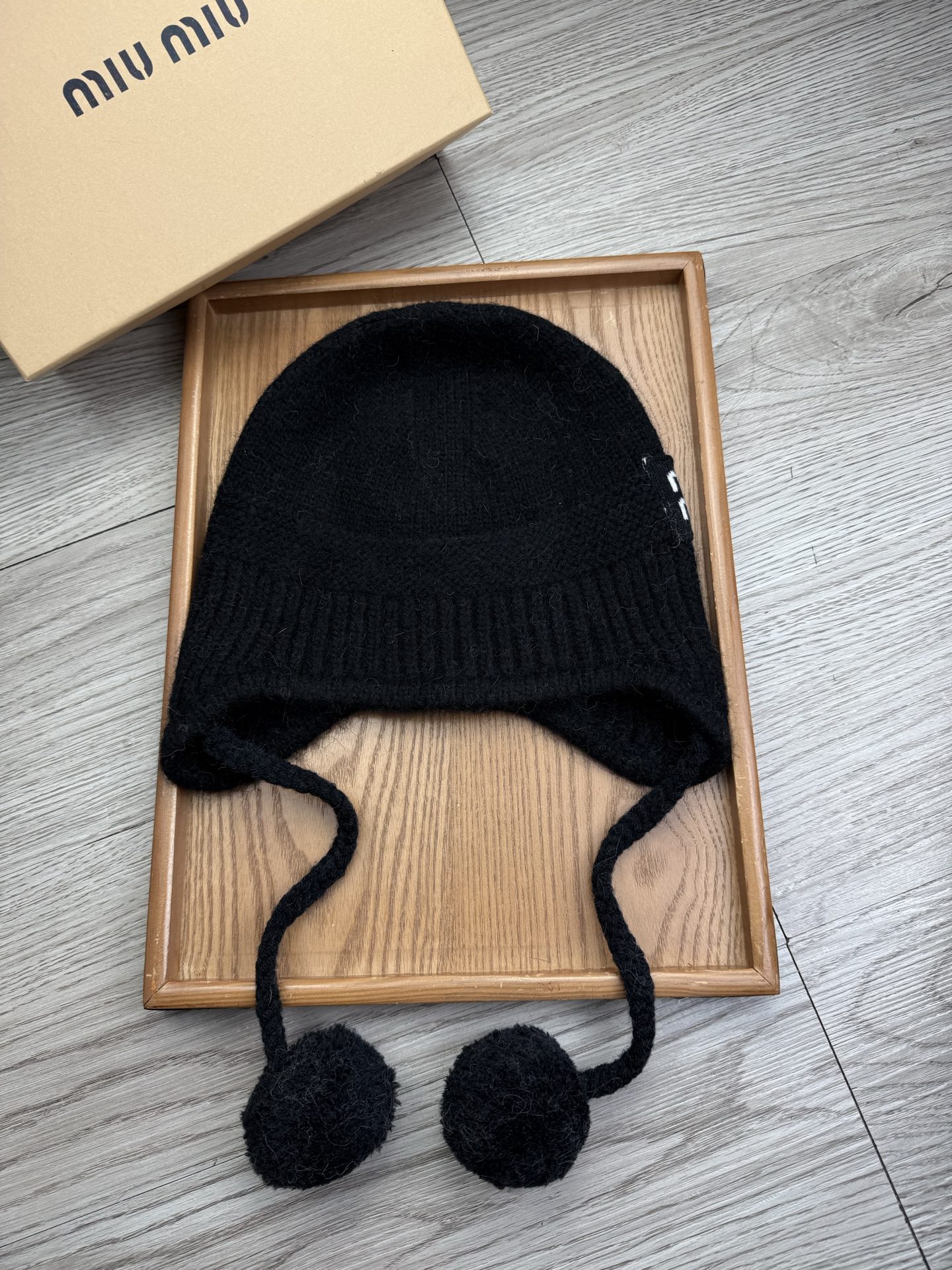 。miumiu。【羊毛单帽】客供小羊毛！珍贵典藏的灵魂帽子！客供色纱.每个颜色都非常好看！经典！手感软腻