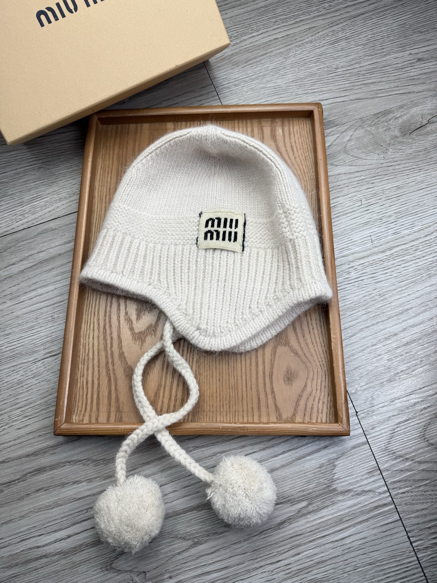 。miumiu。【羊毛单帽】客供小羊毛！珍贵典藏的灵魂帽子！客供色纱.每个颜色都非常好看！经典！手感软腻