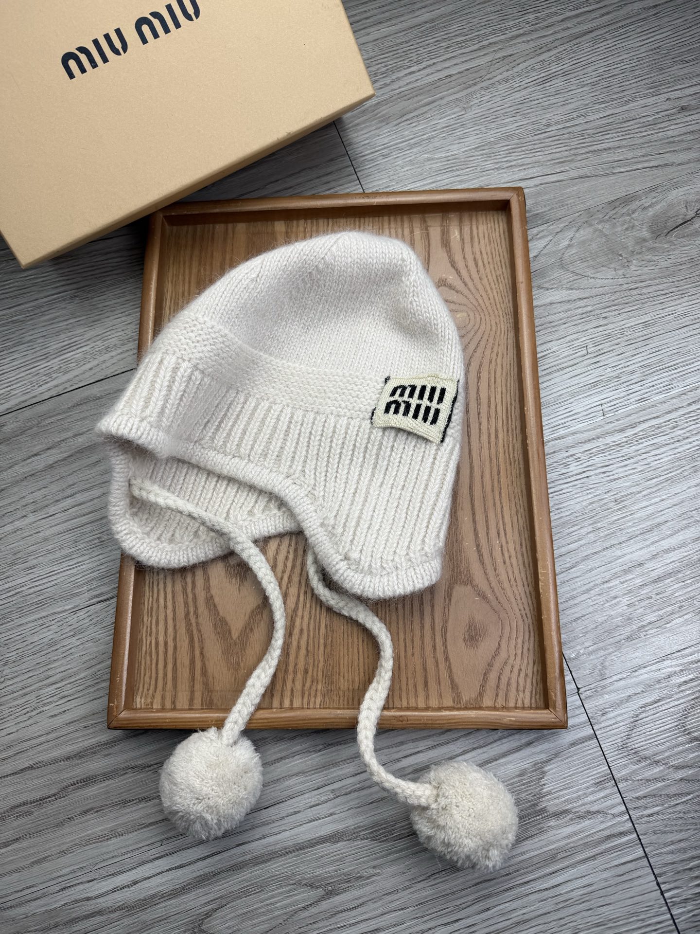 。miumiu。【羊毛单帽】客供小羊毛！珍贵典藏的灵魂帽子！客供色纱.每个颜色都非常好看！经典！手感软腻