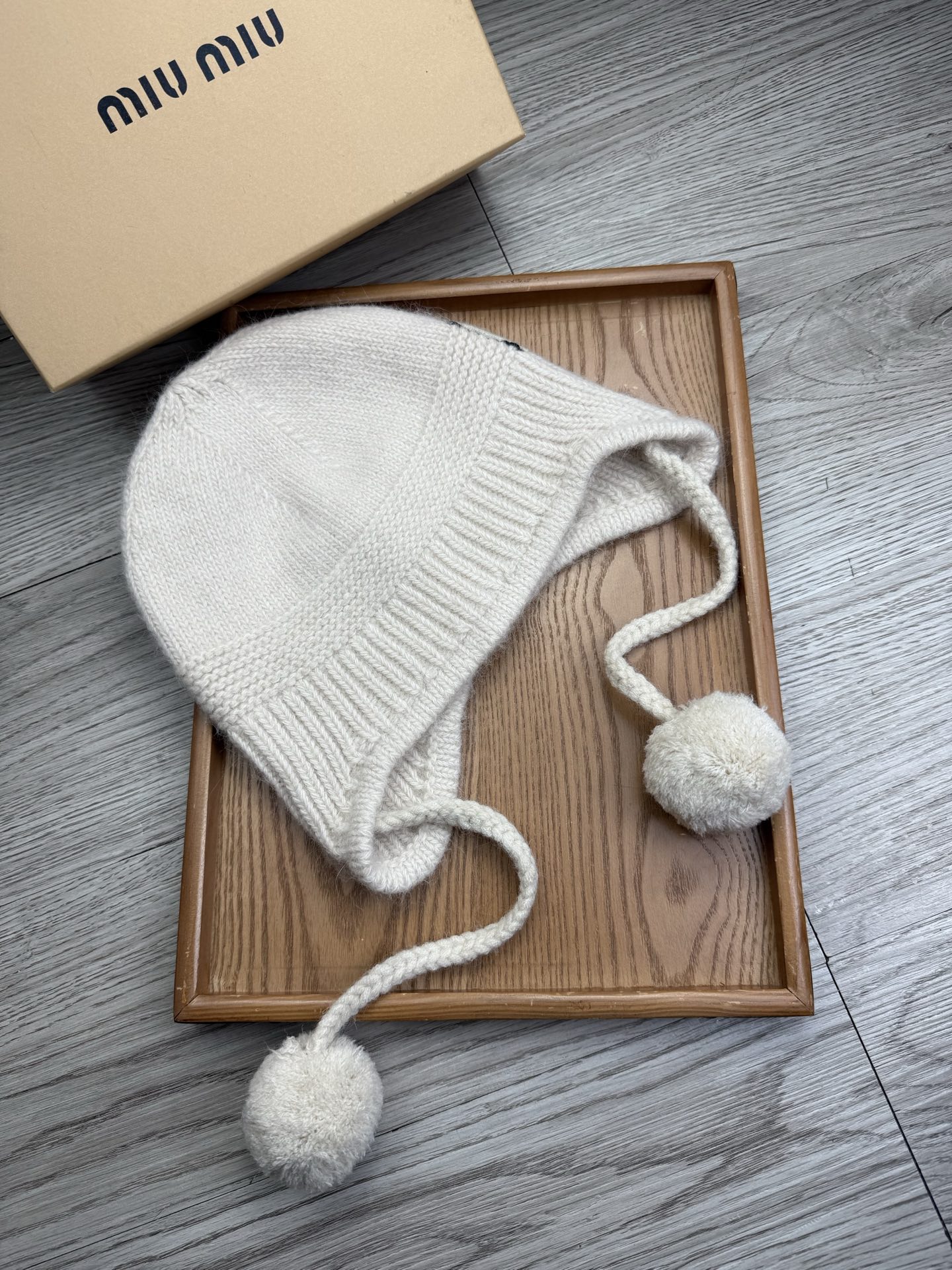 。miumiu。【羊毛单帽】客供小羊毛！珍贵典藏的灵魂帽子！客供色纱.每个颜色都非常好看！经典！手感软腻