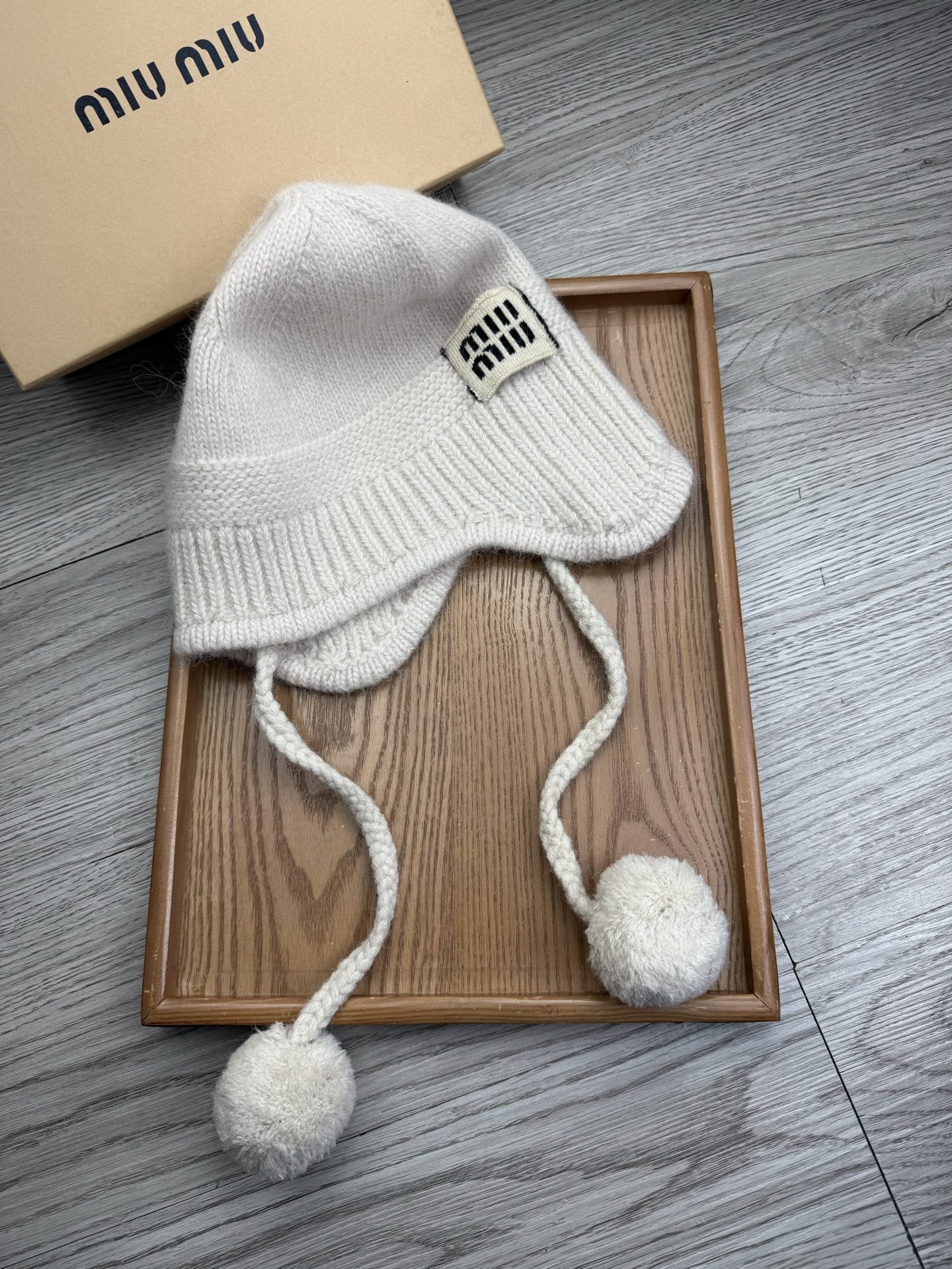 。miumiu。【羊毛单帽】客供小羊毛！珍贵典藏的灵魂帽子！客供色纱.每个颜色都非常好看！经典！手感软腻