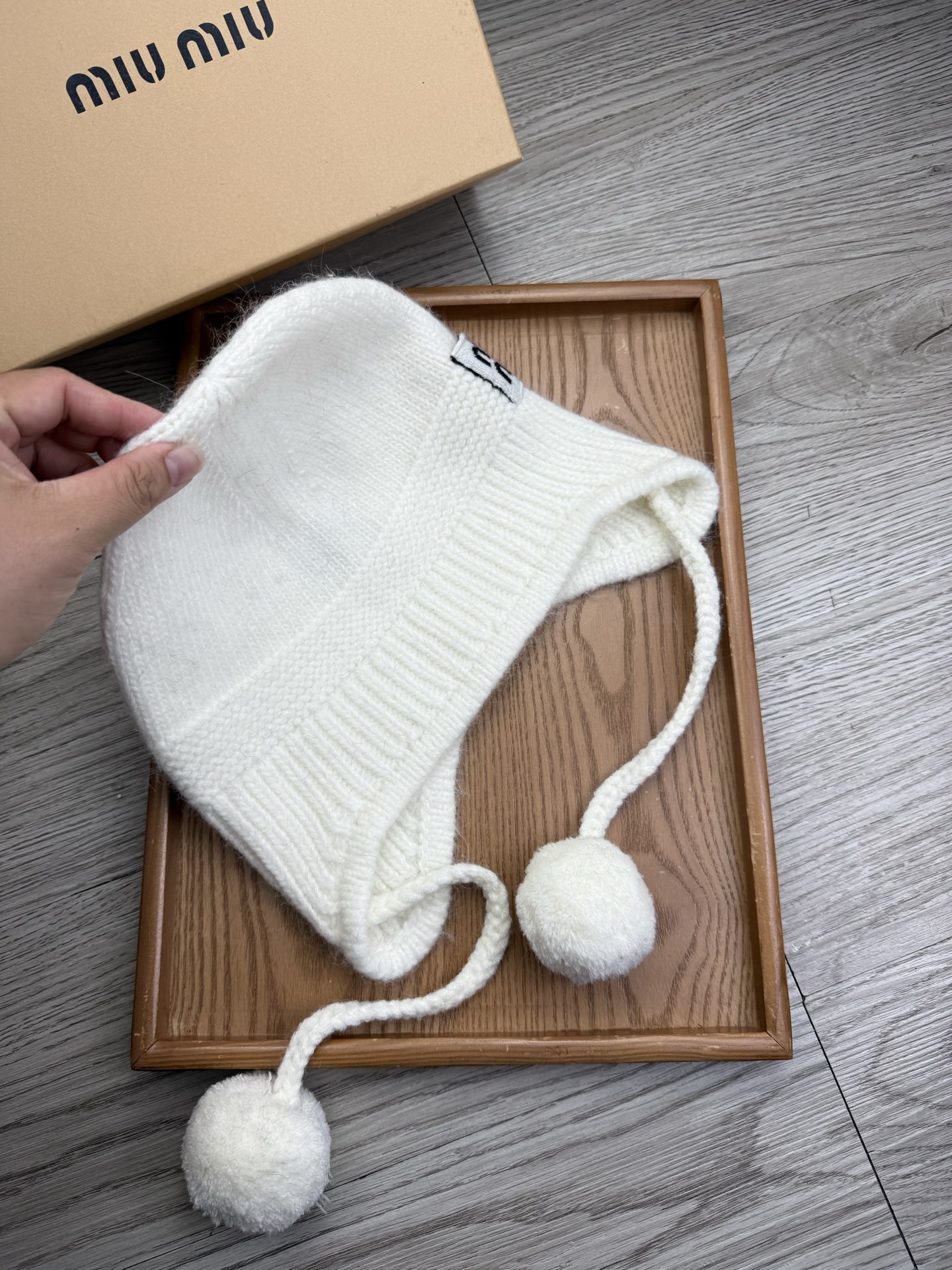 。miumiu。【羊毛单帽】客供小羊毛！珍贵典藏的灵魂帽子！客供色纱.每个颜色都非常好看！经典！手感软腻