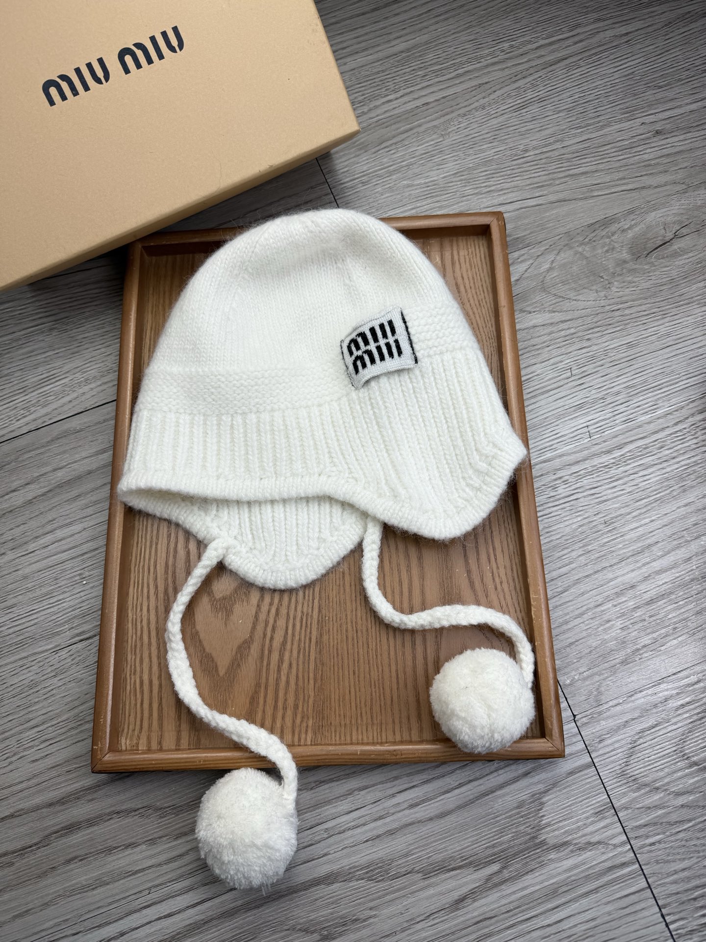 。miumiu。【羊毛单帽】客供小羊毛！珍贵典藏的灵魂帽子！客供色纱.每个颜色都非常好看！经典！手感软腻