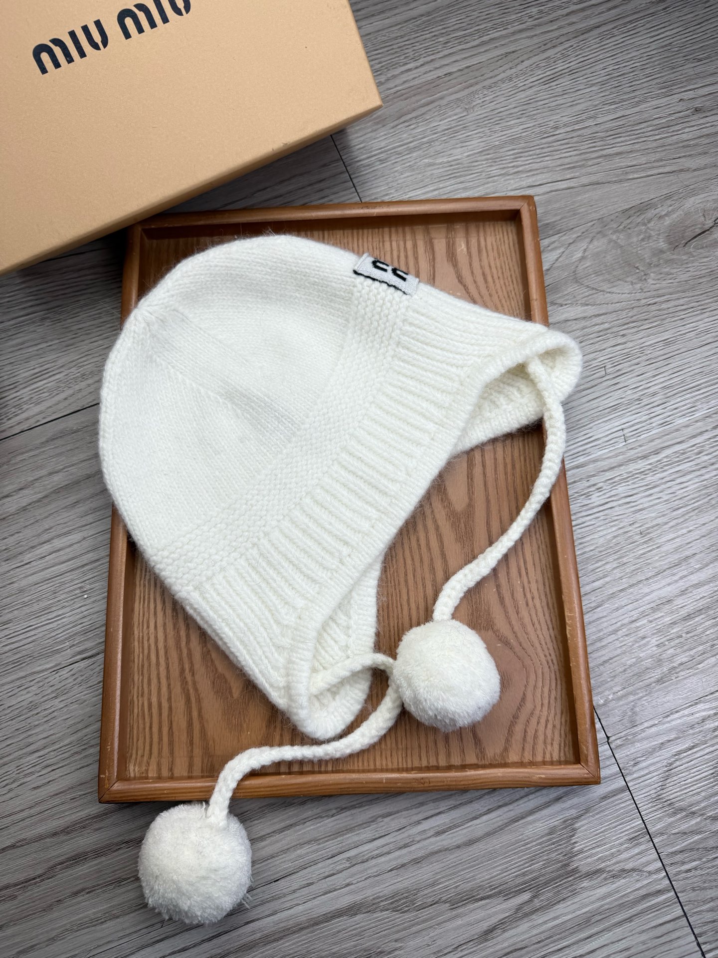 。miumiu。【羊毛单帽】客供小羊毛！珍贵典藏的灵魂帽子！客供色纱.每个颜色都非常好看！经典！手感软腻