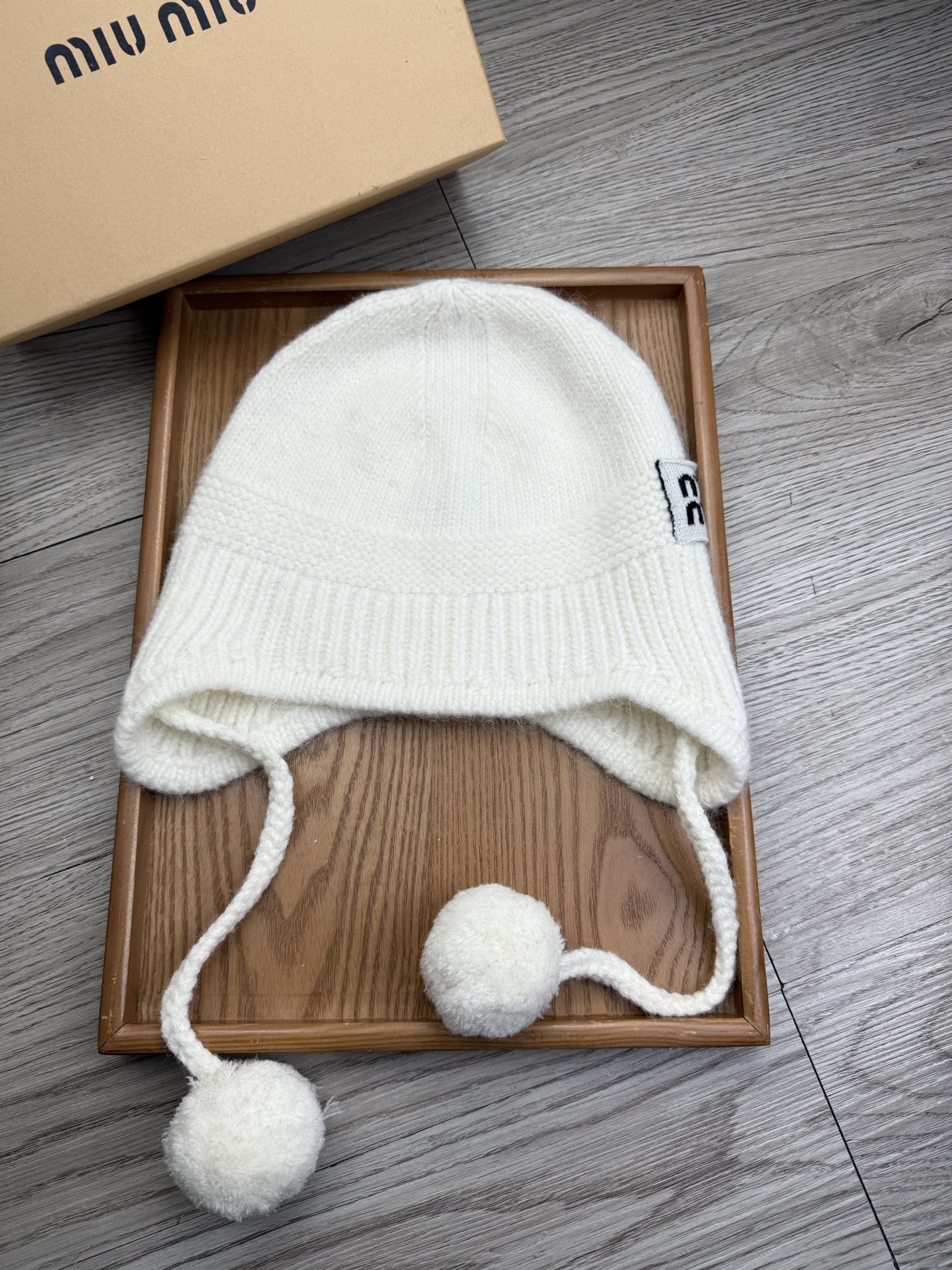 。miumiu。【羊毛单帽】客供小羊毛！珍贵典藏的灵魂帽子！客供色纱.每个颜色都非常好看！经典！手感软腻