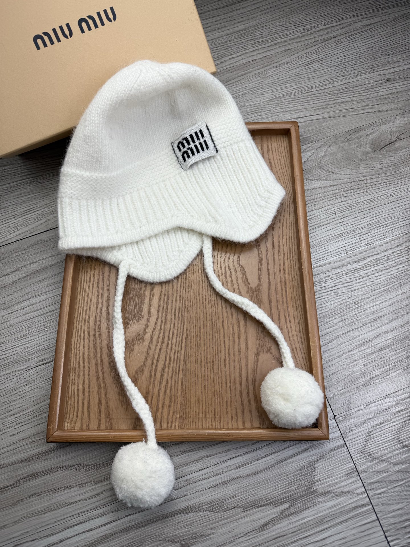 。miumiu。【羊毛单帽】客供小羊毛！珍贵典藏的灵魂帽子！客供色纱.每个颜色都非常好看！经典！手感软腻