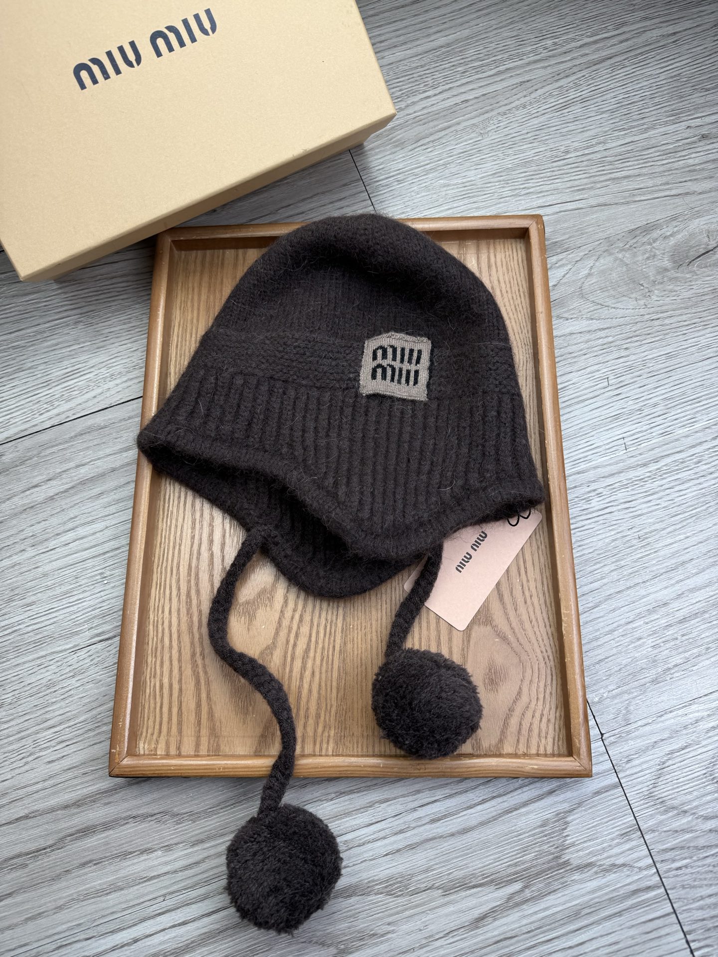 。miumiu。【羊毛单帽】客供小羊毛！珍贵典藏的灵魂帽子！客供色纱.每个颜色都非常好看！经典！手感软腻